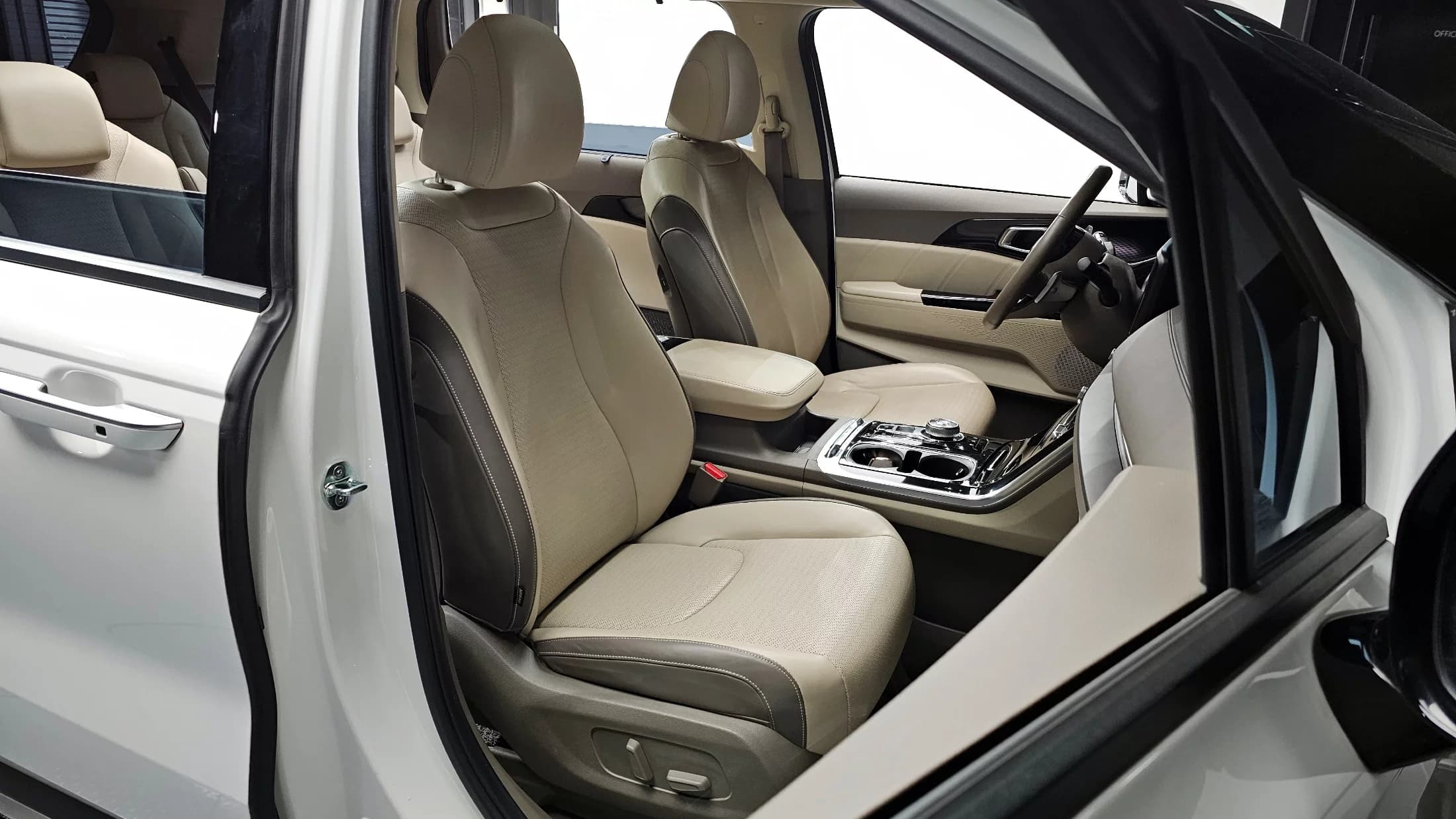 Kia Carnival 9-Seater Signature, 2021 г. 59341 км. — фото 10