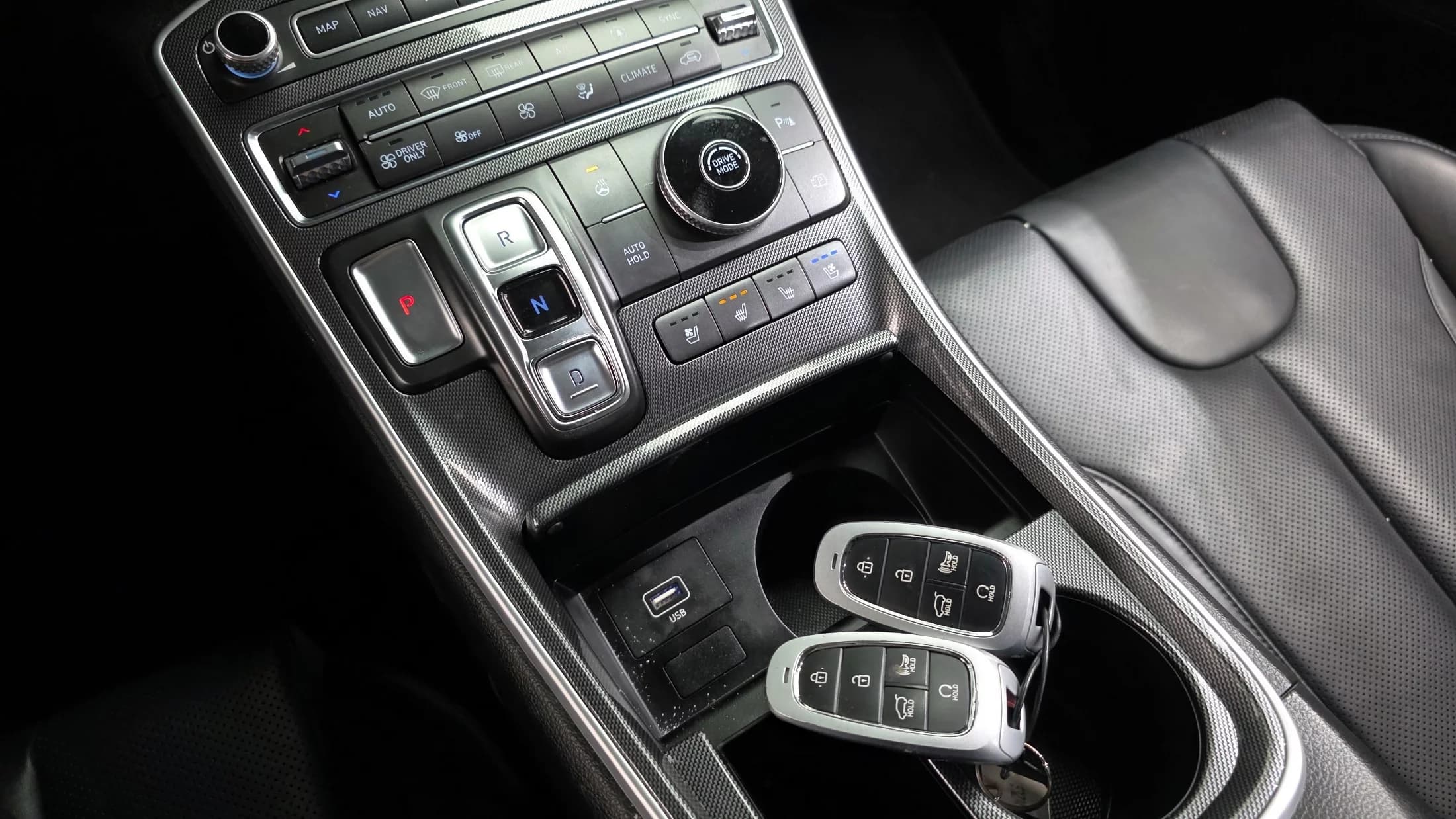 Hyundai Santa Fe HEV 1.6 2WD Prestige, гибрид, 2021 г. 68384 км. — фото 9