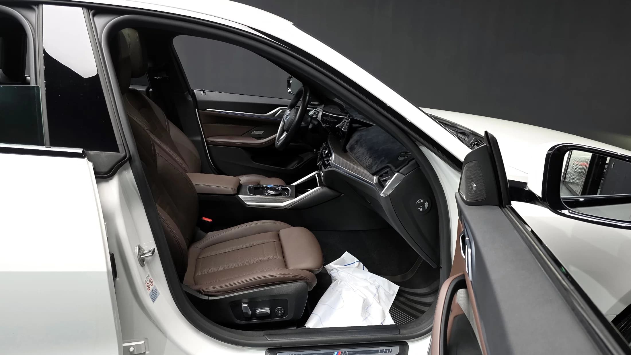 BMW i4 eDrive40 M Sports Pro, электромобиль, 2023 г. 45635 км. — фото 11