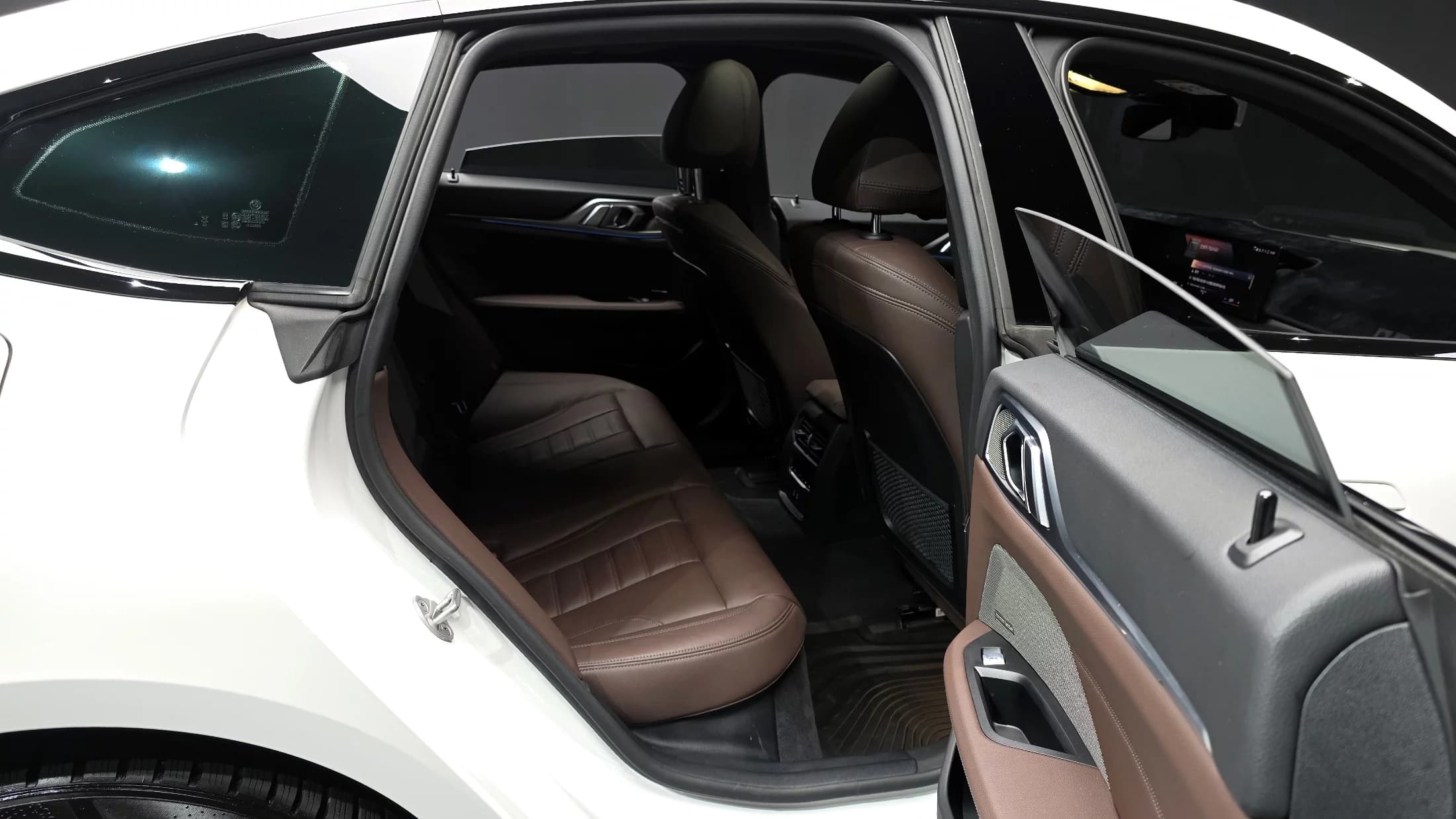 BMW i4 eDrive40 M Sports Pro, электромобиль, 2023 г. 45635 км. — фото 12