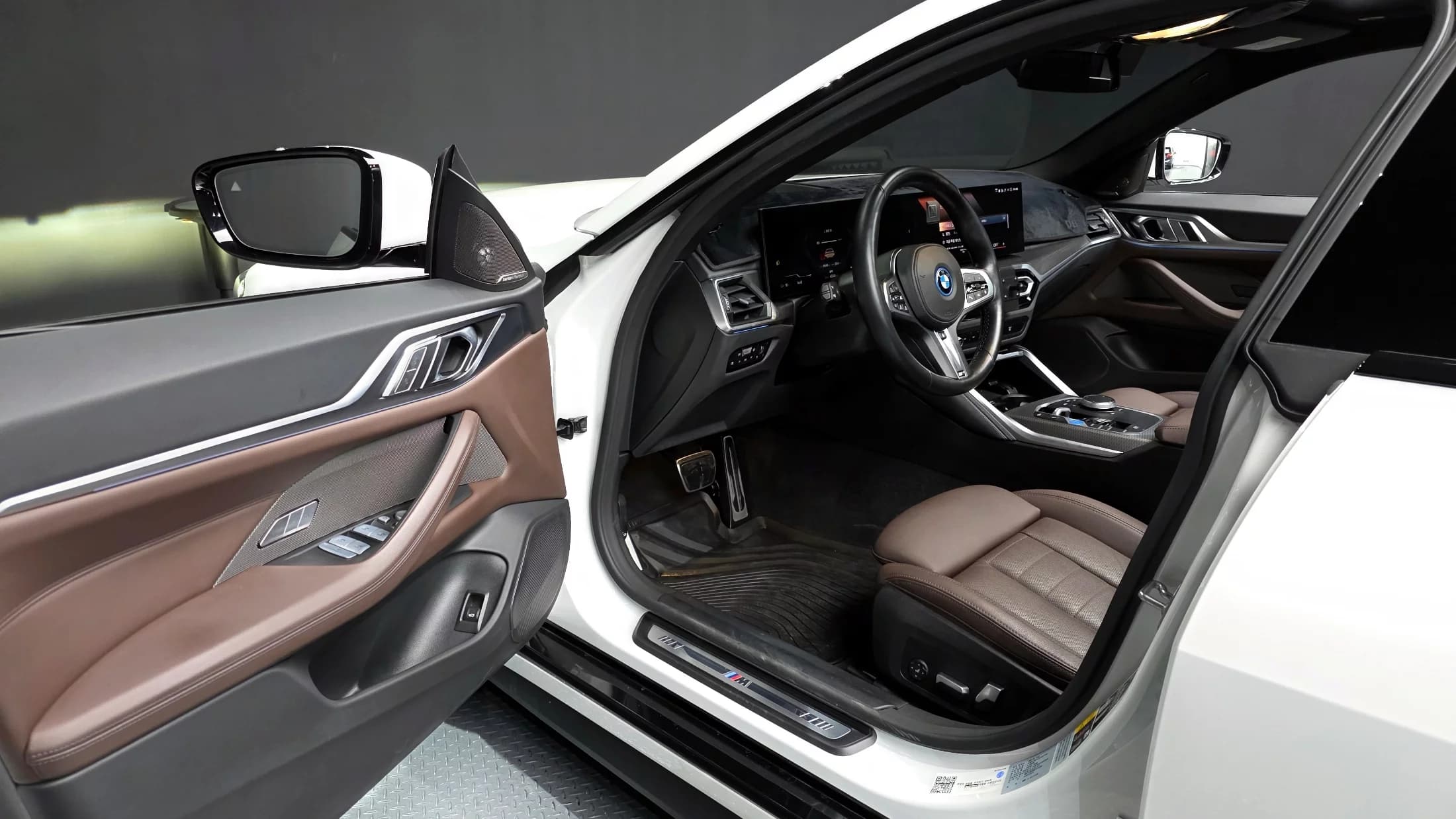 BMW i4 eDrive40 M Sports Pro, электромобиль, 2023 г. 45635 км. — фото 10