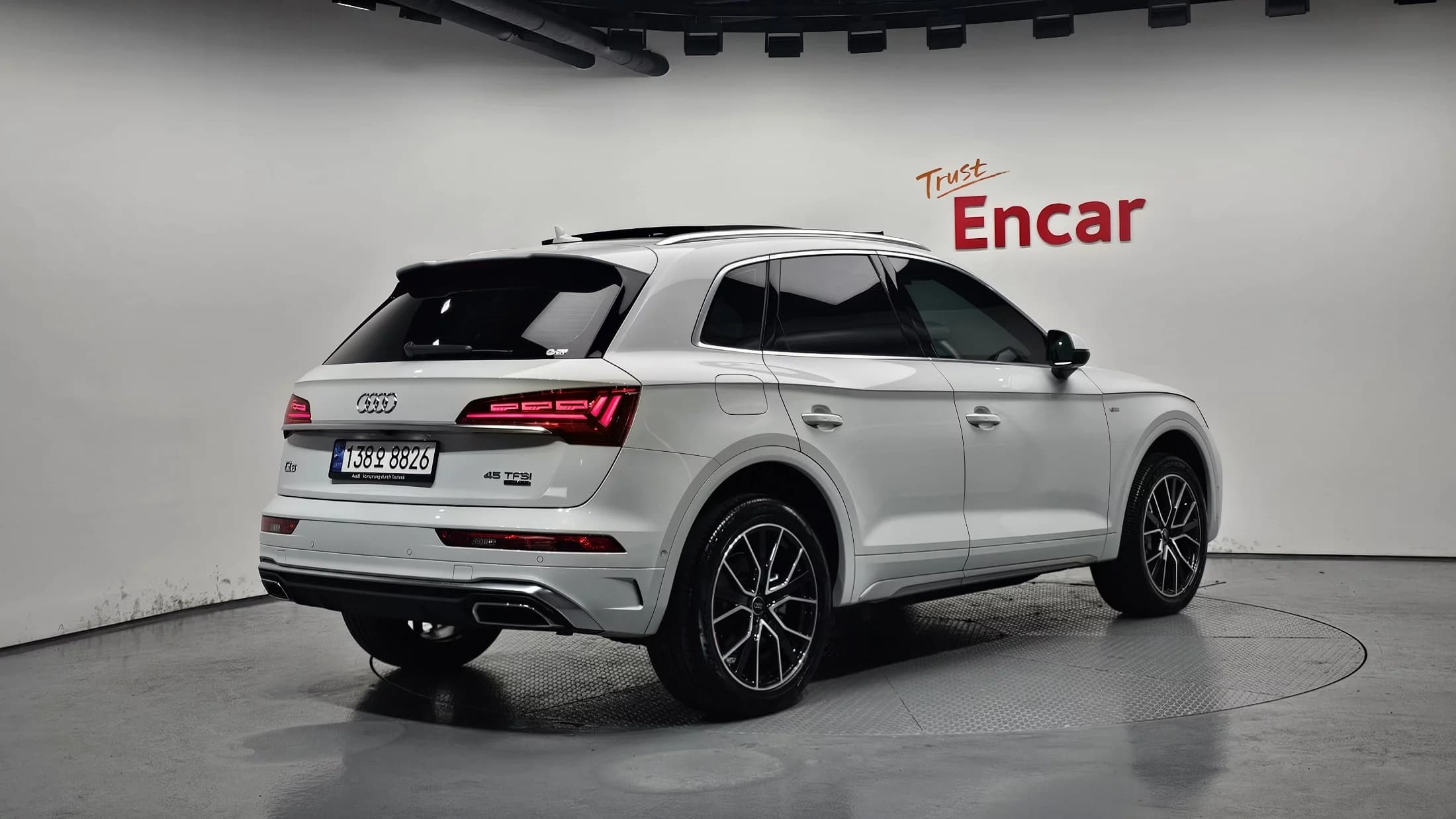 Audi Q5 45 TFSI Quattro Premium, 2024 г. 17896 км. — фото 2