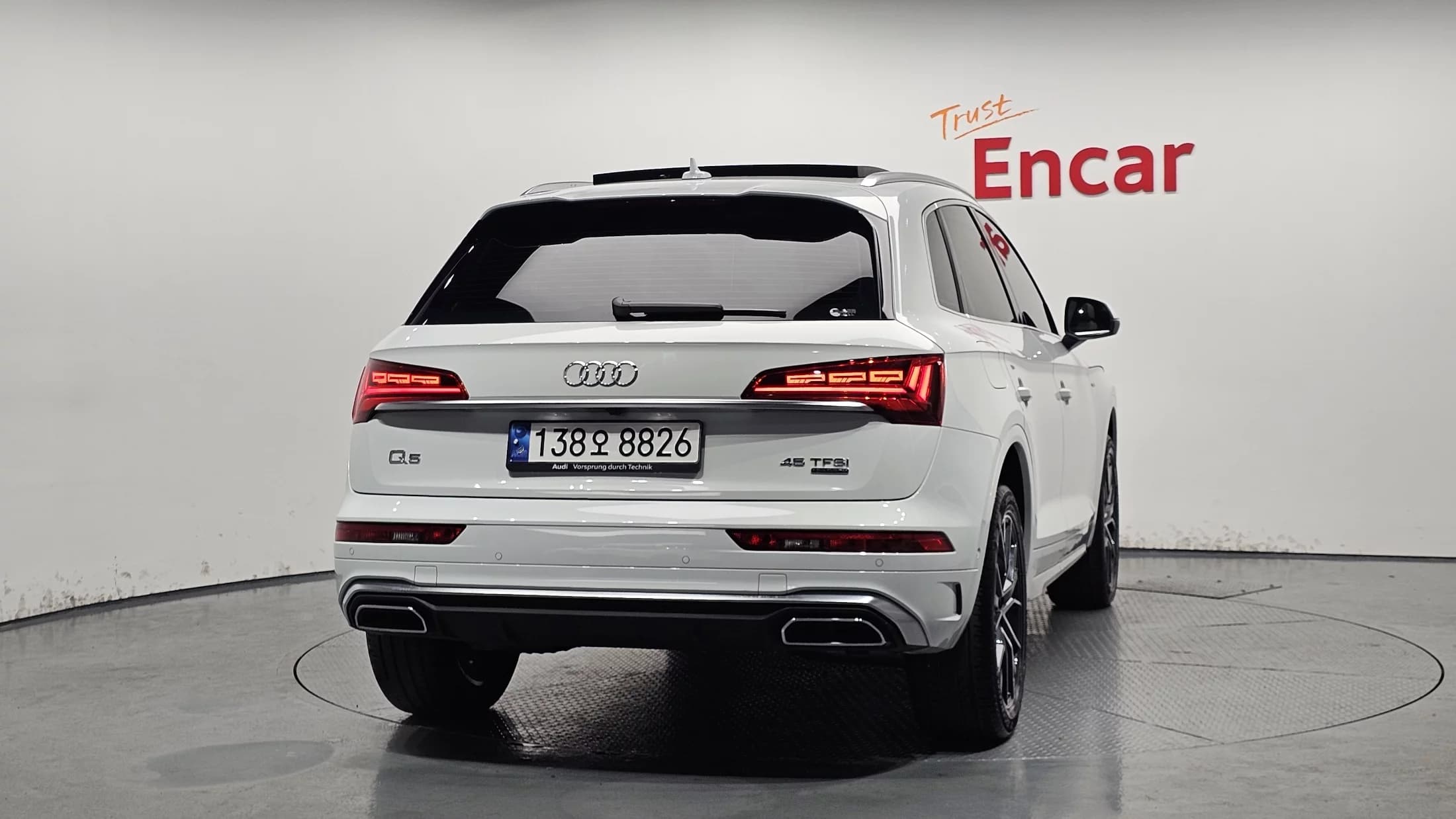 Audi Q5 45 TFSI Quattro Premium, 2024 г. 17896 км. — фото 4