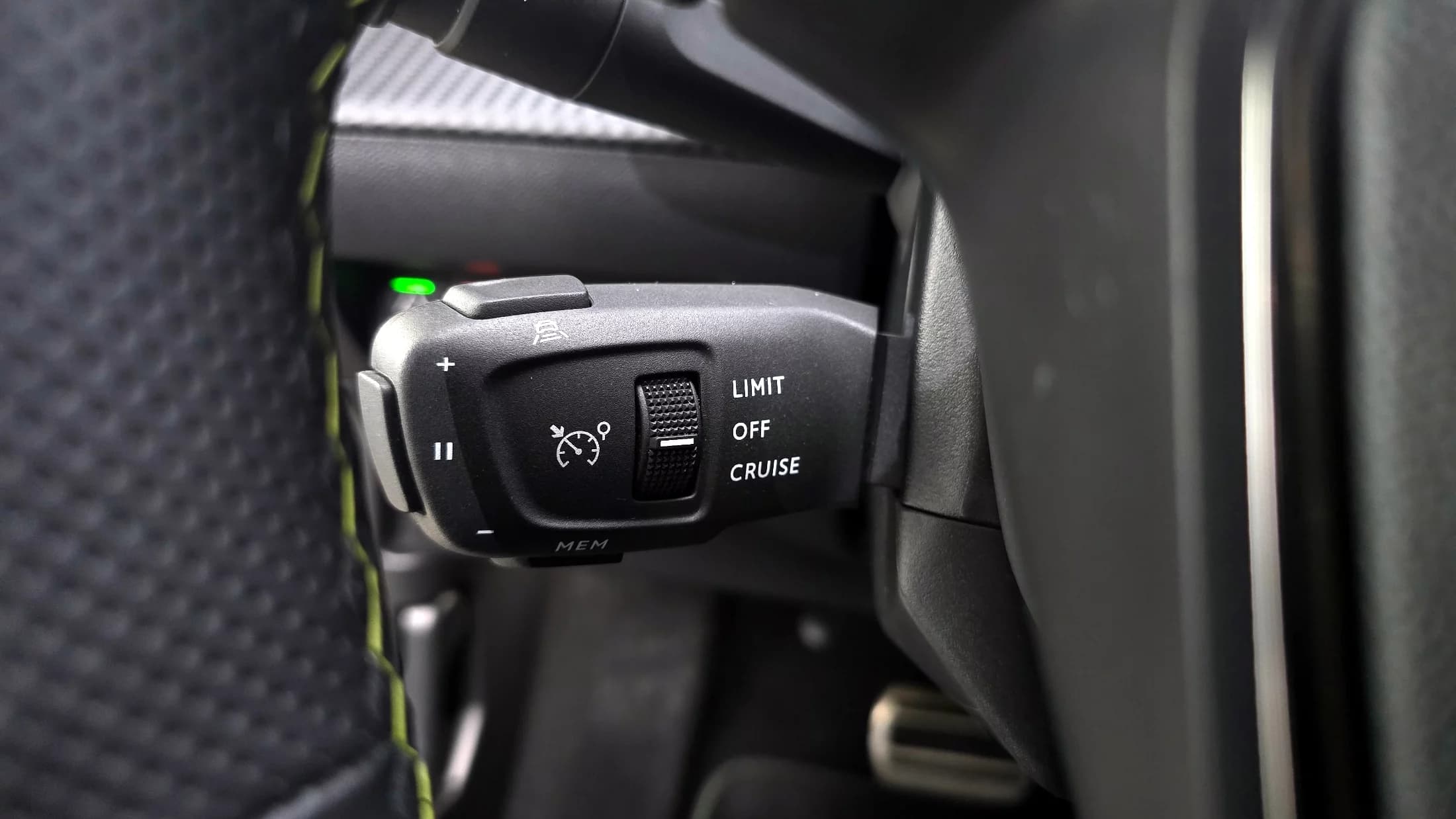Peugeot 2008 EV GT, электромобиль, 2022 г. 40707 км. — фото 15