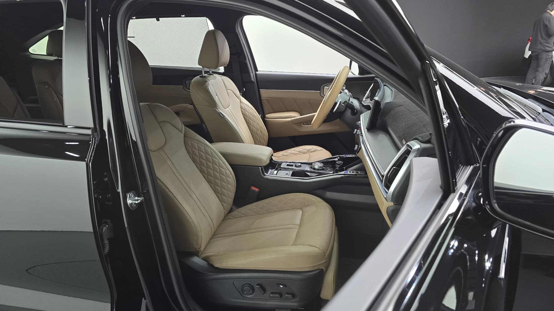 Kia Sorento Gasoline 2.5T 2WD Gravity, 2024 г. 11956 км. — фото 12