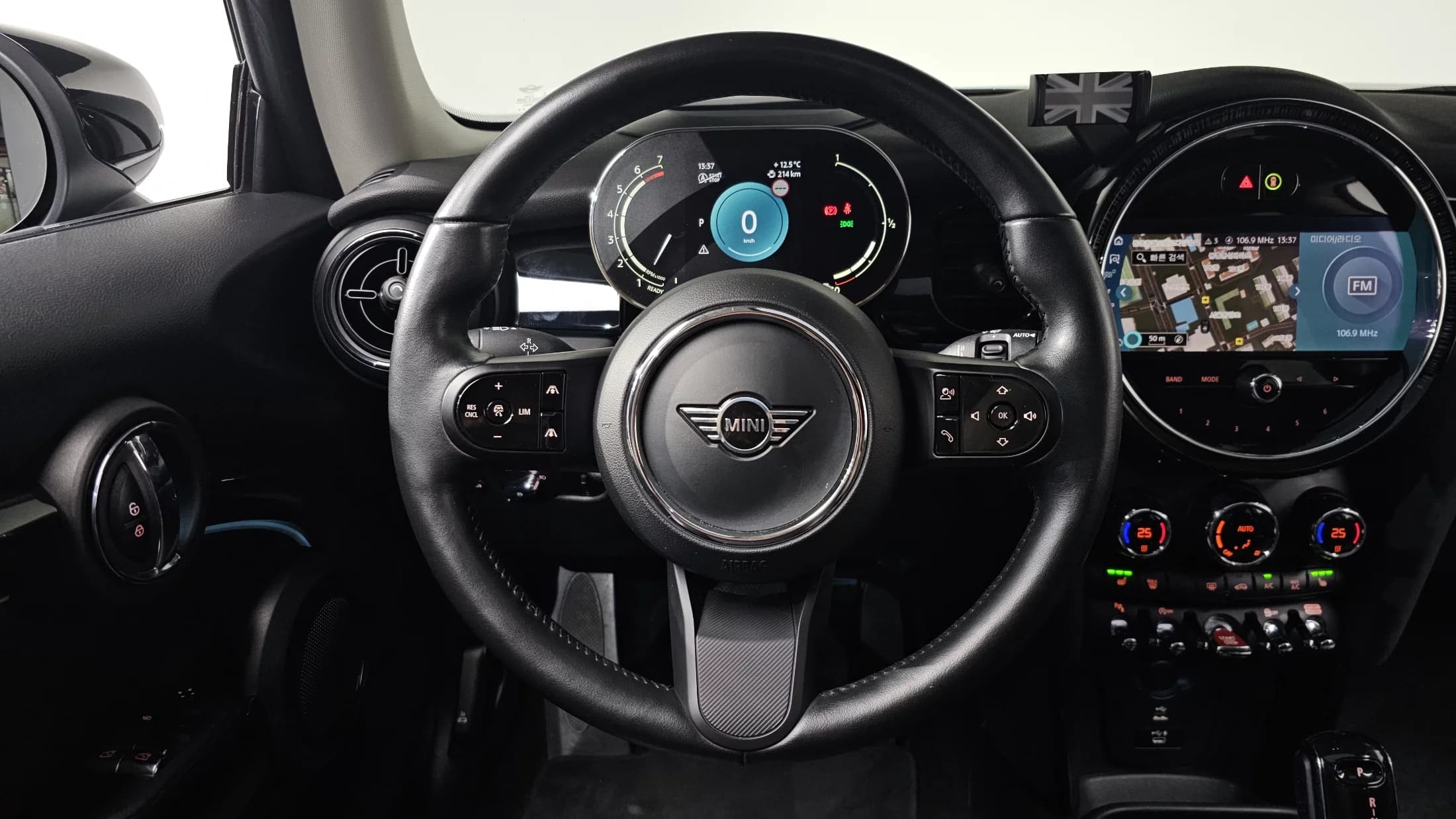 MINI Cooper Classic Third Generation, 2021 г. 23893 км. — фото 13