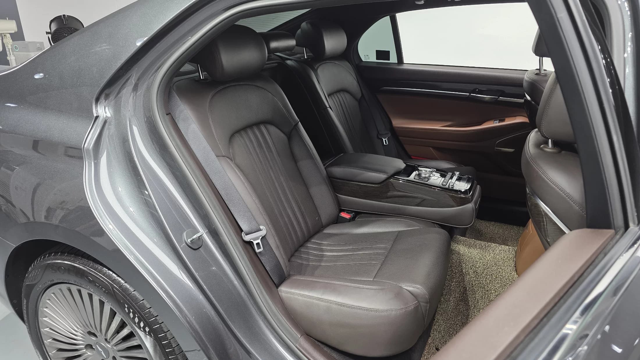 Genesis G90 3.8 AWD Luxury, 2021 г. 205609 км. — фото 12
