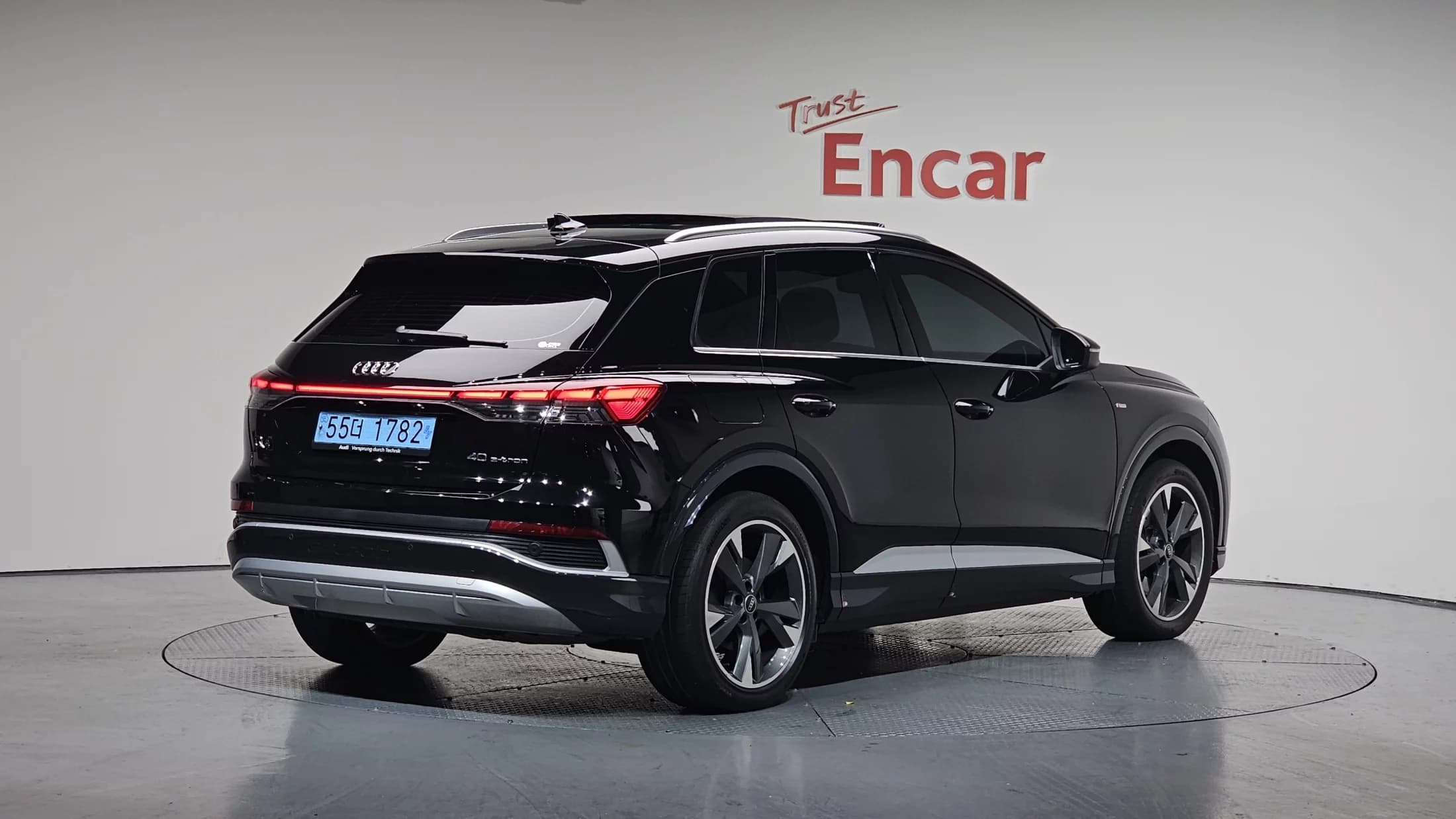 Audi Q4 e-tron 40 Premium, электромобиль, 2023 г. 59166 км. — фото 2
