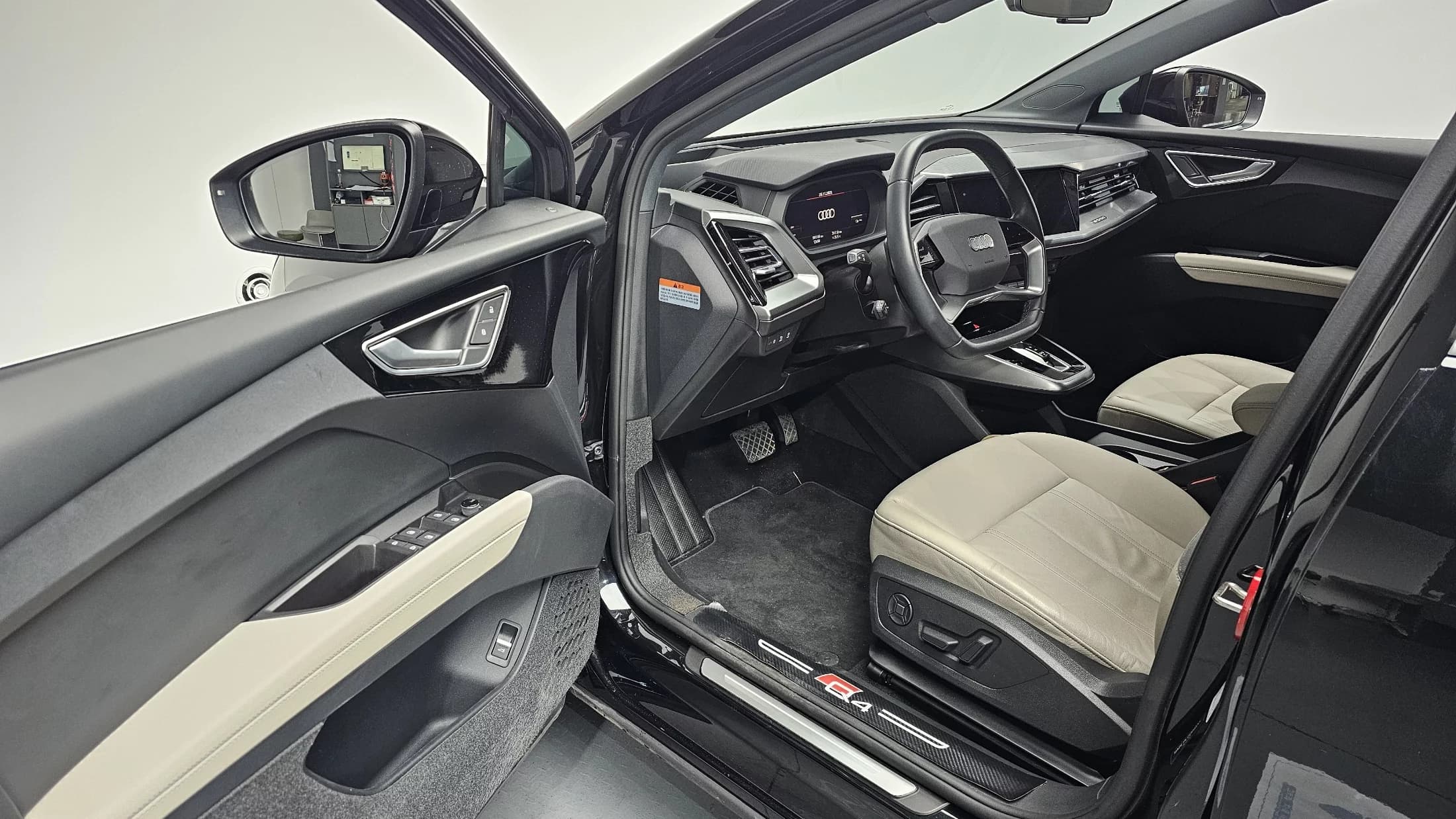 Audi Q4 e-tron 40 Premium, электромобиль, 2023 г. 59166 км. — фото 11