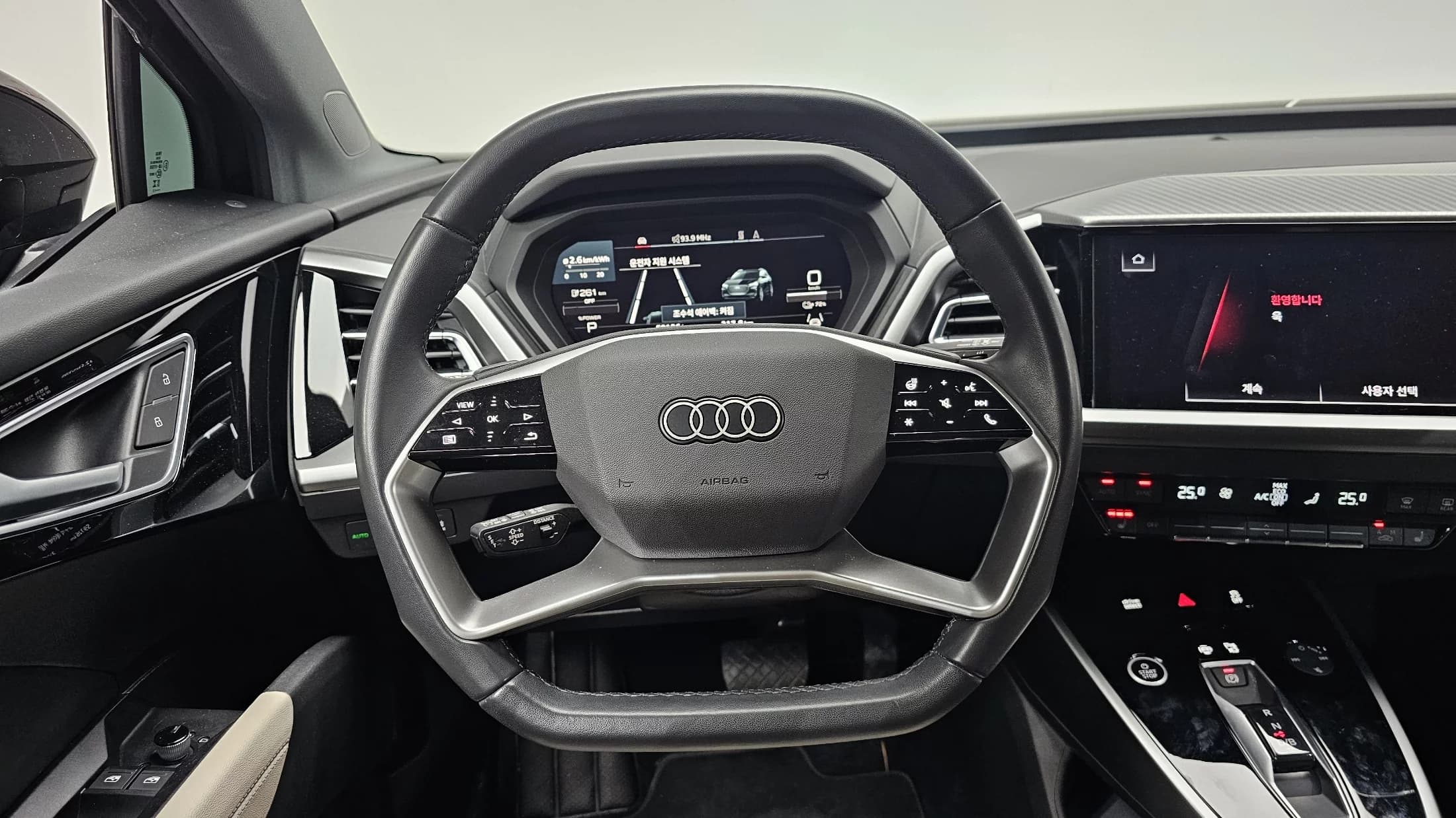 Audi Q4 e-tron 40 Premium, электромобиль, 2023 г. 59166 км. — фото 13