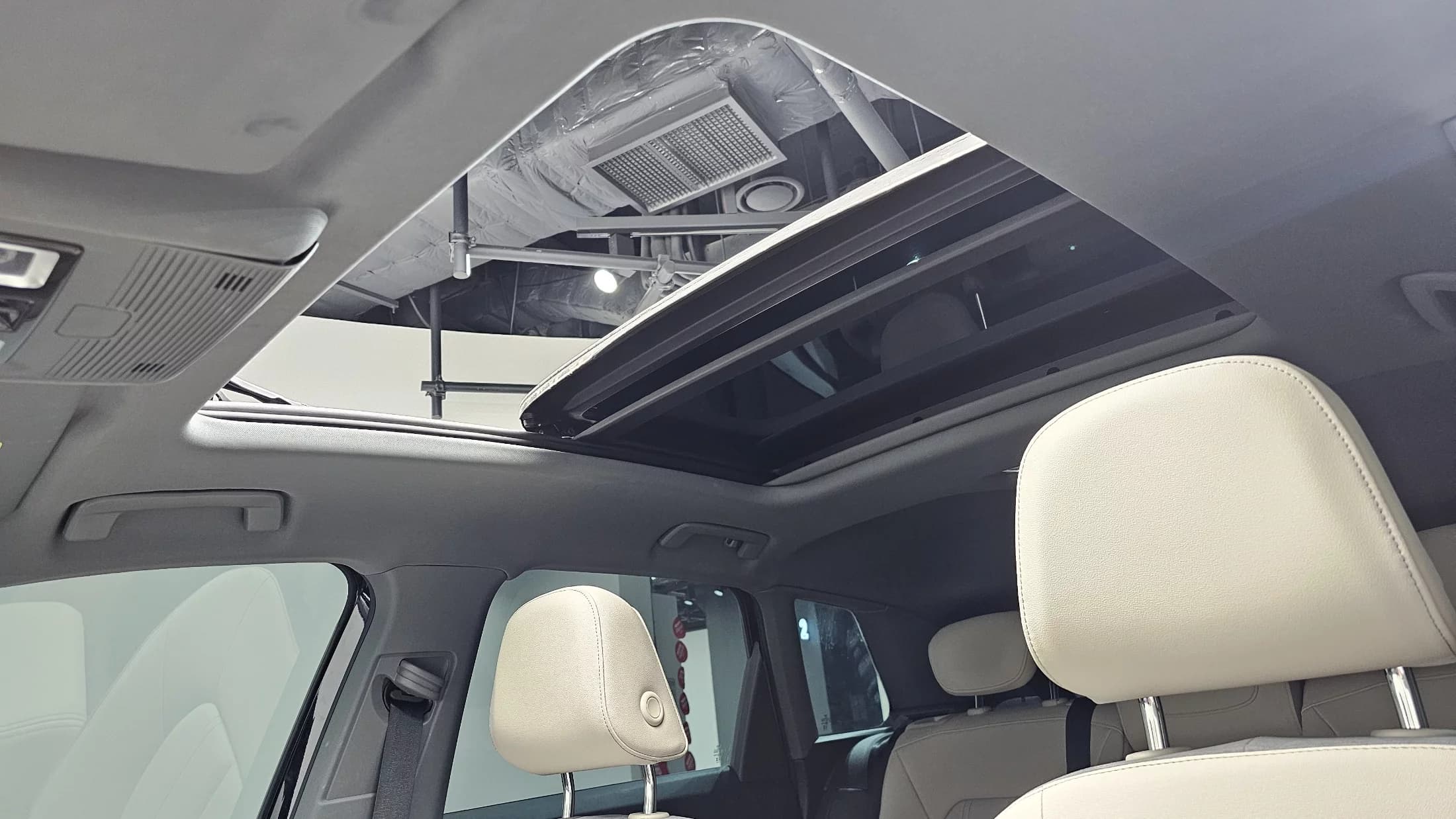 Audi Q4 e-tron 40 Premium, электромобиль, 2023 г. 59166 км. — фото 16