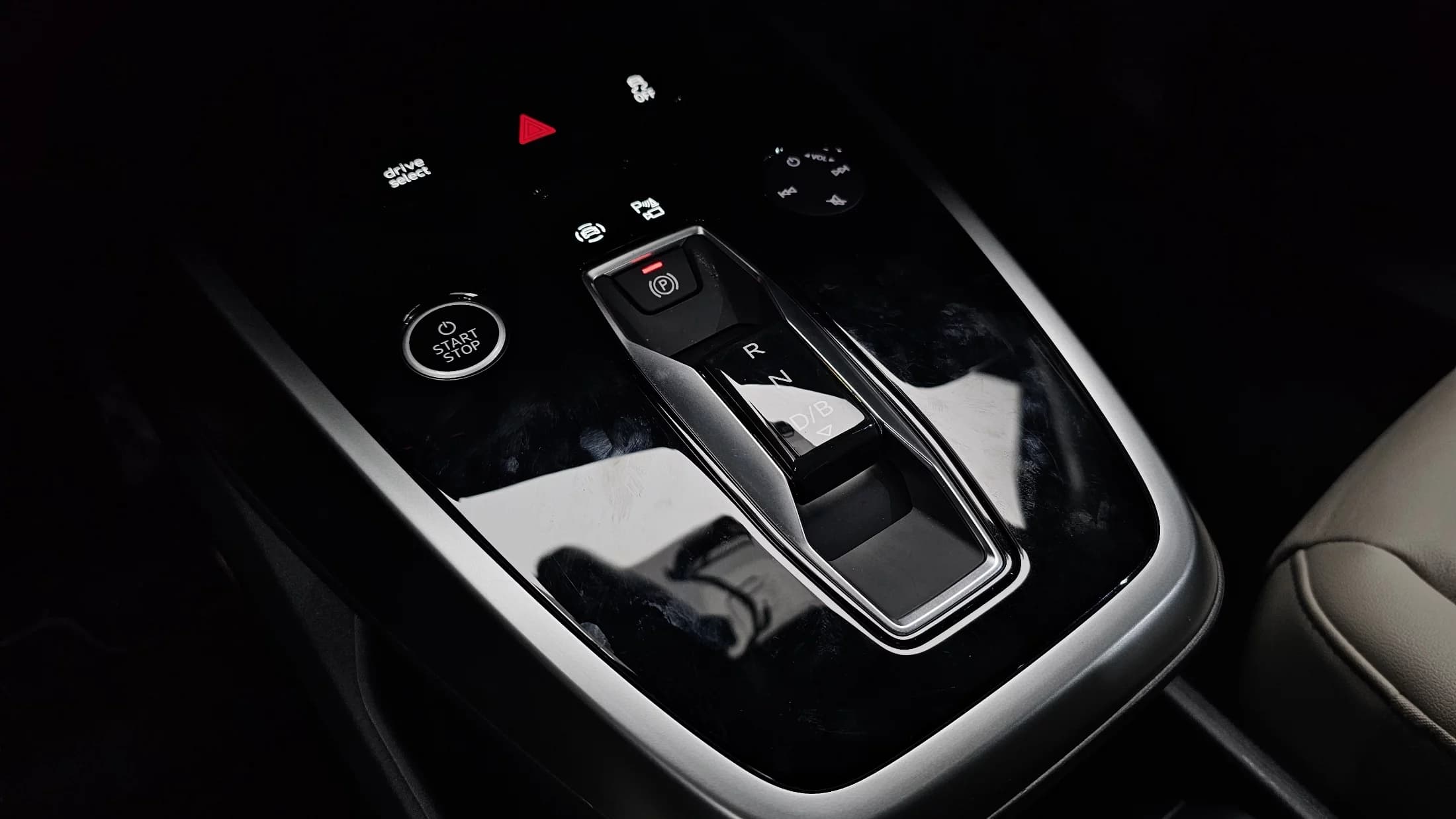 Audi Q4 e-tron 40 Premium, электромобиль, 2023 г. 59166 км. — фото 9