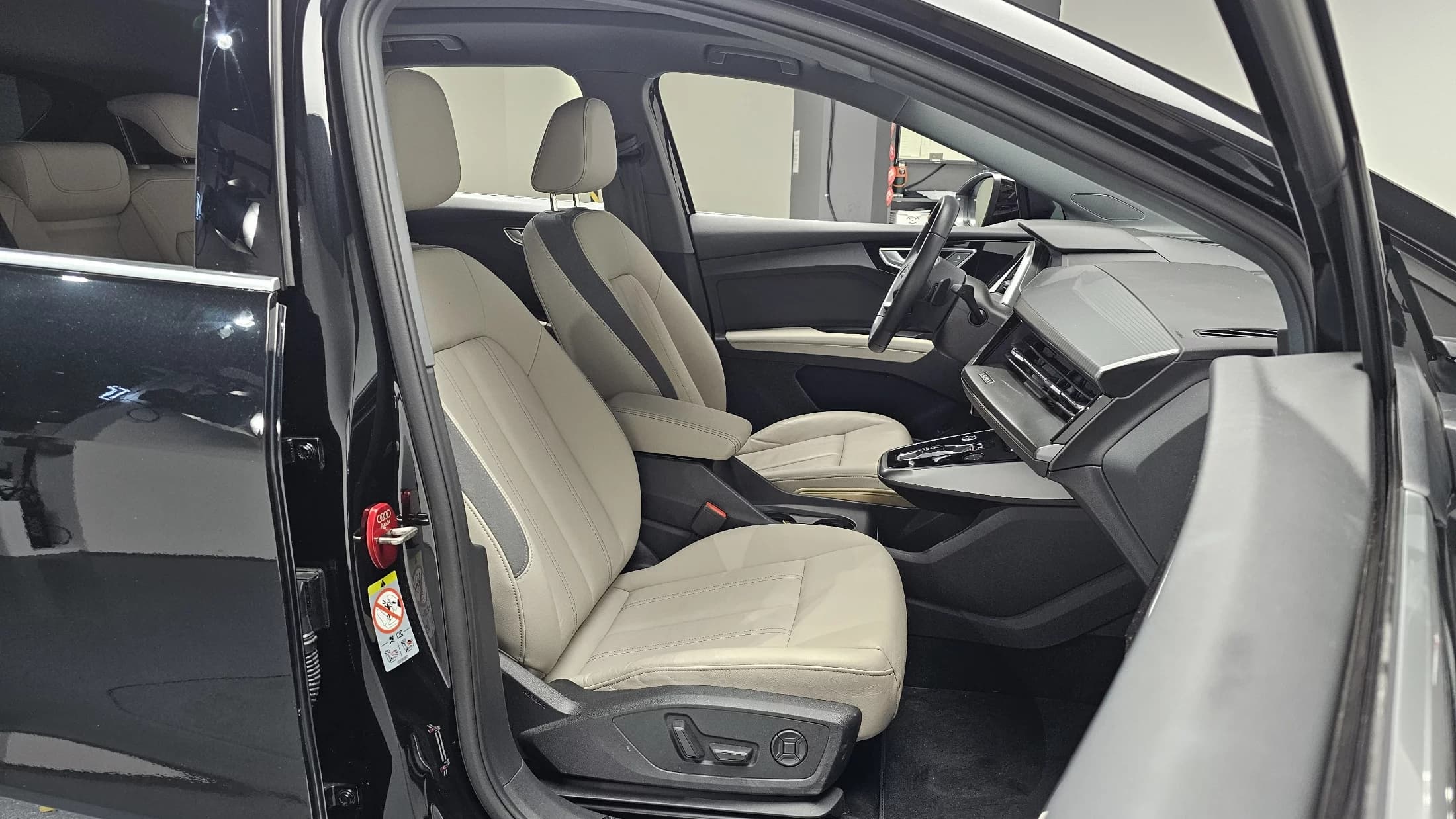 Audi Q4 e-tron 40 Premium, электромобиль, 2023 г. 59166 км. — фото 10
