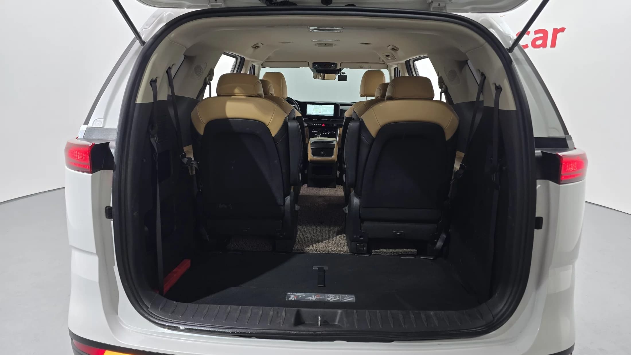 Kia Carnival 9-Seater Prestige, 2021 г. 68627 км. — фото 20