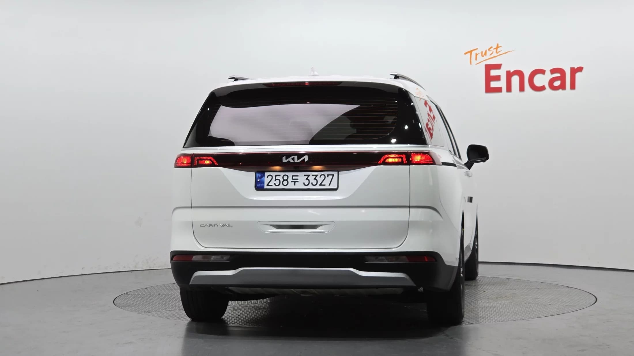 Kia Carnival 9-Seater Prestige, 2021 г. 68627 км. — фото 4