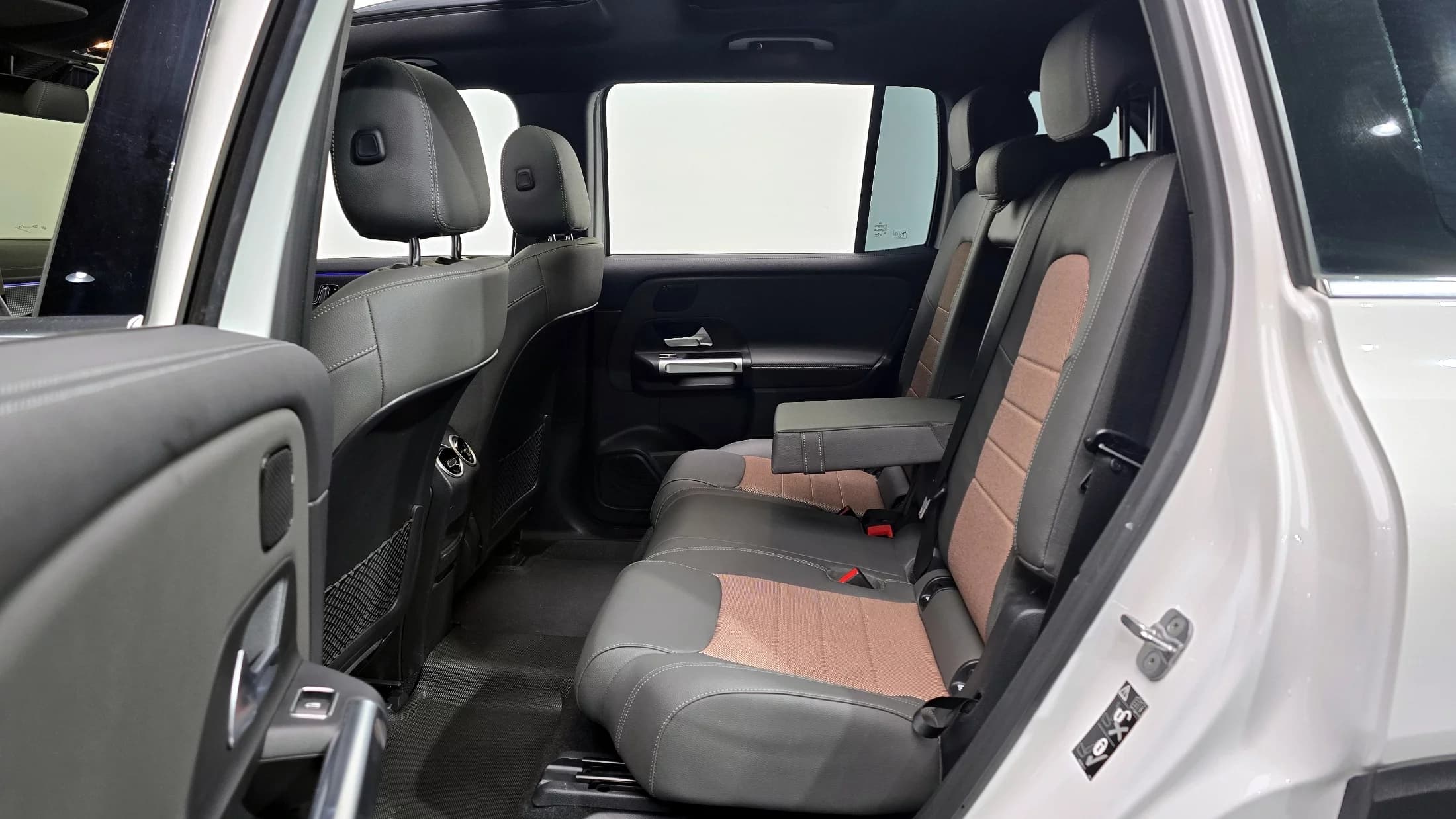 Mercedes-Benz EQB EQB300 4MATIC, электромобиль, 2023 г. 35342 км. — фото 12