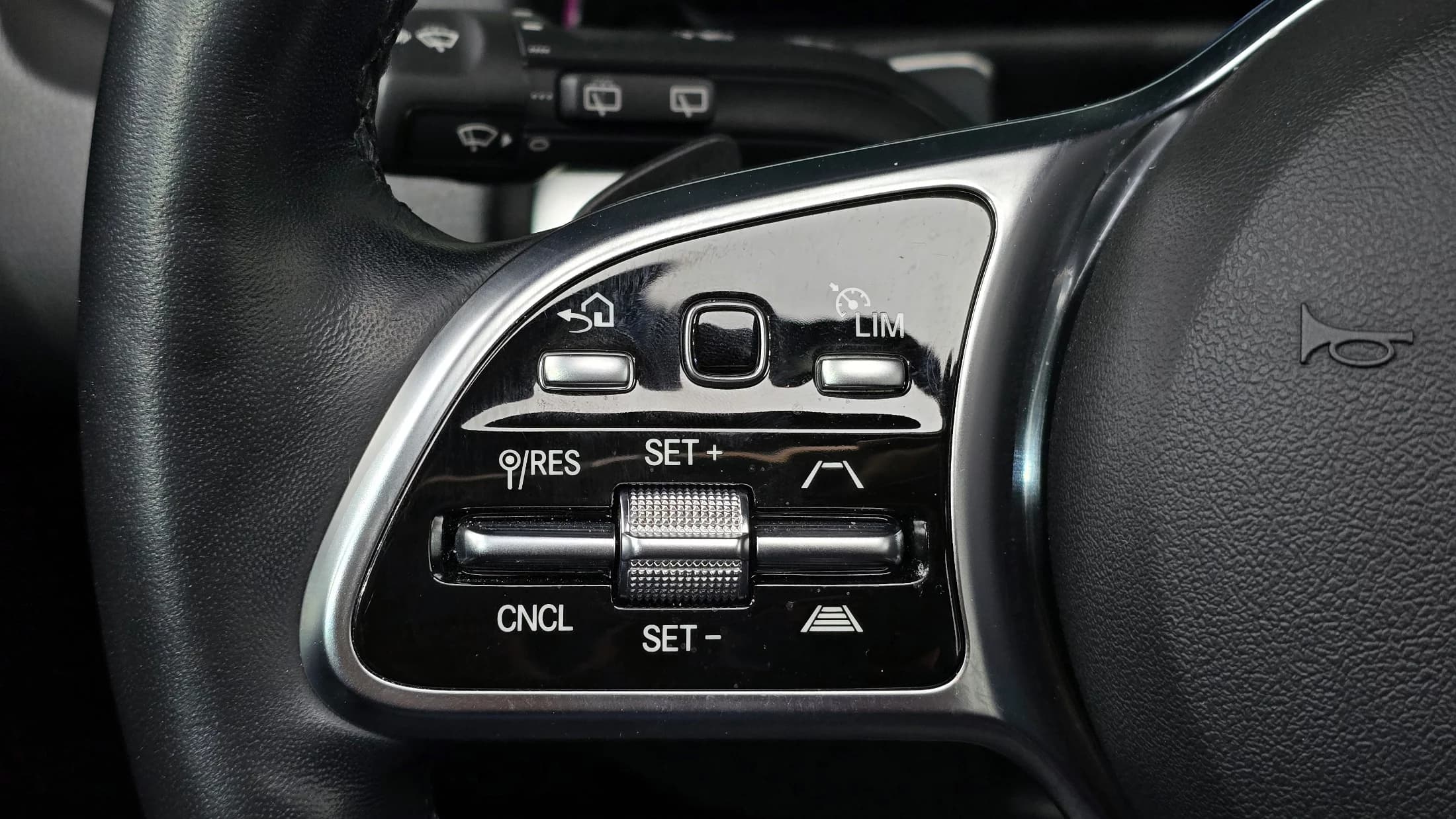 Mercedes-Benz EQB EQB300 4MATIC, электромобиль, 2023 г. 35342 км. — фото 14