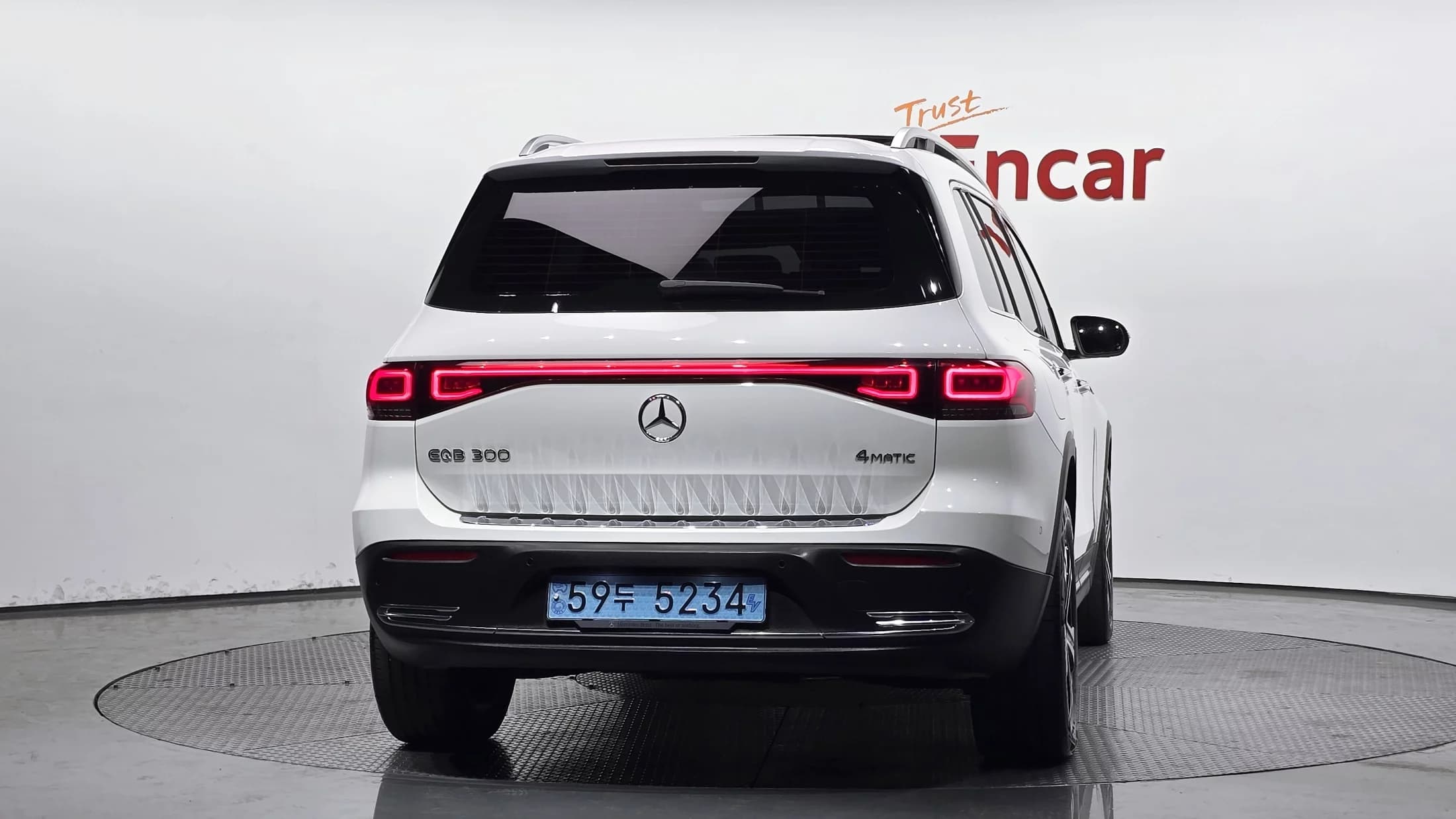 Mercedes-Benz EQB EQB300 4MATIC, электромобиль, 2023 г. 35342 км. — фото 4