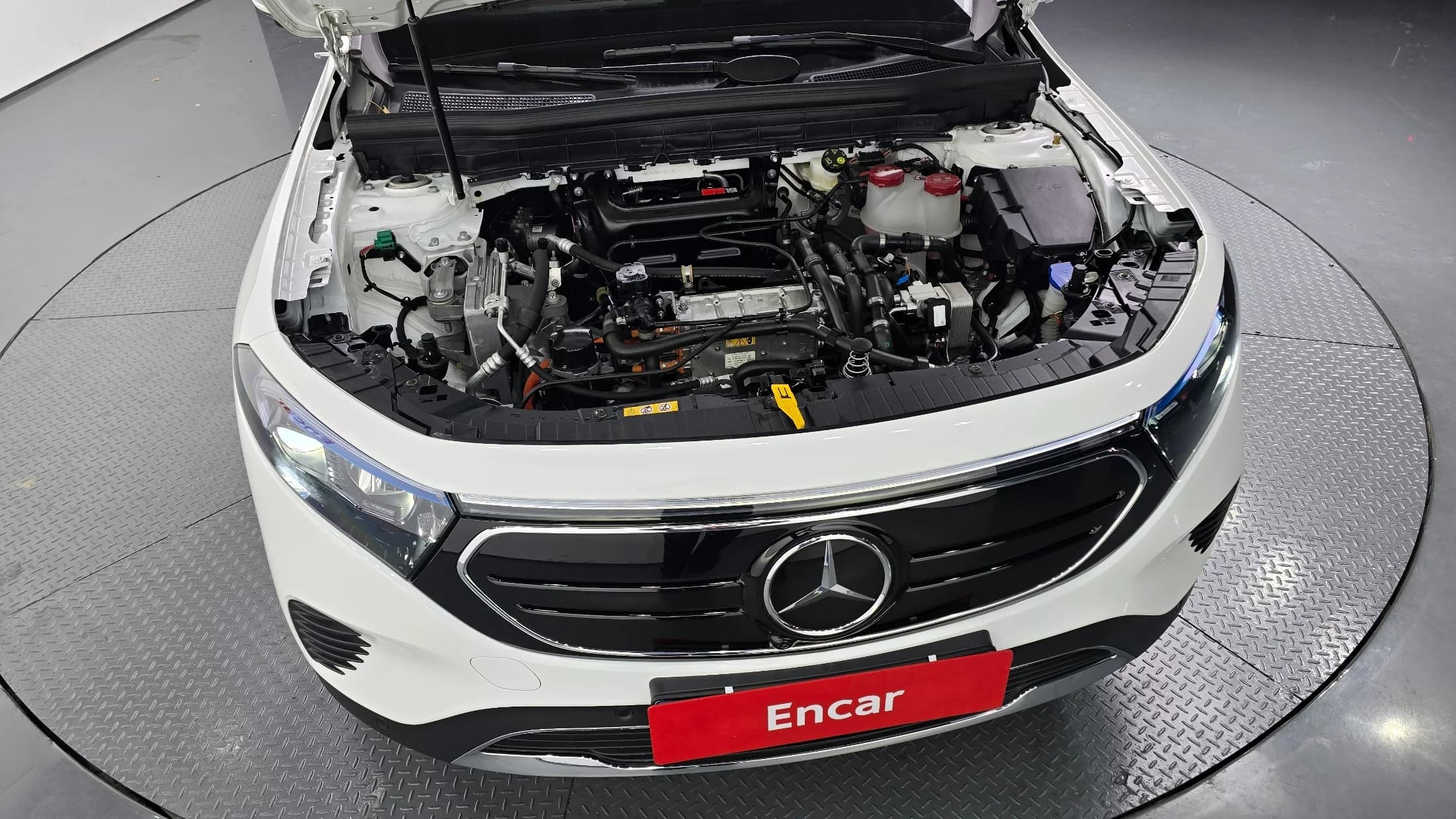 Mercedes-Benz EQB EQB300 4MATIC, электромобиль, 2023 г. 35342 км. — фото 6