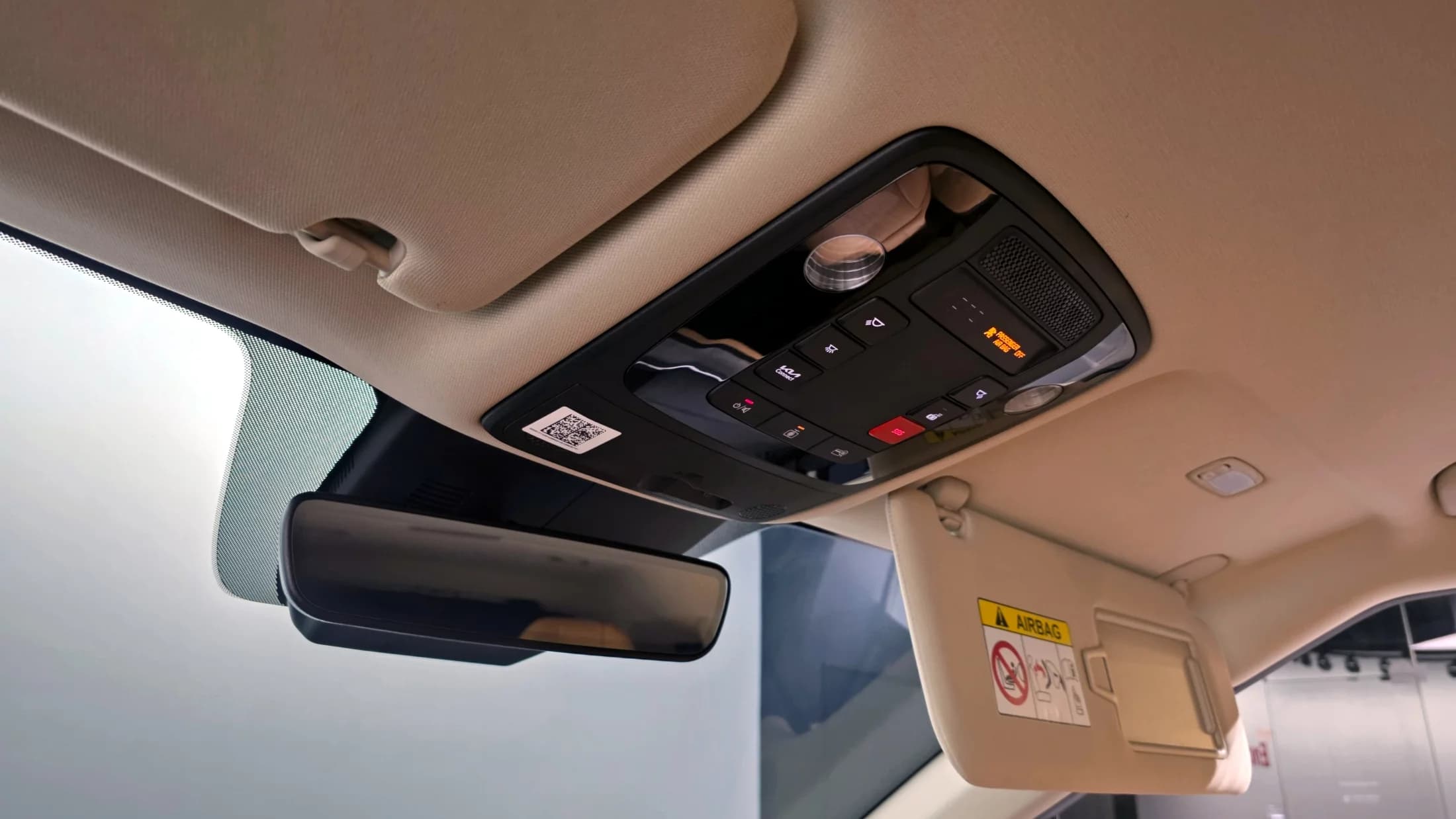 Kia Carnival 7-Seater Signature, 2022 г. 79990 км. — фото 18