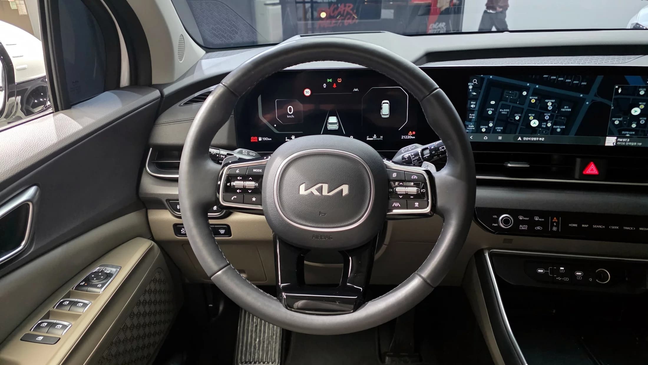Kia Carnival 9-Seater Noblesse, 2024 г. 21256 км. — фото 13