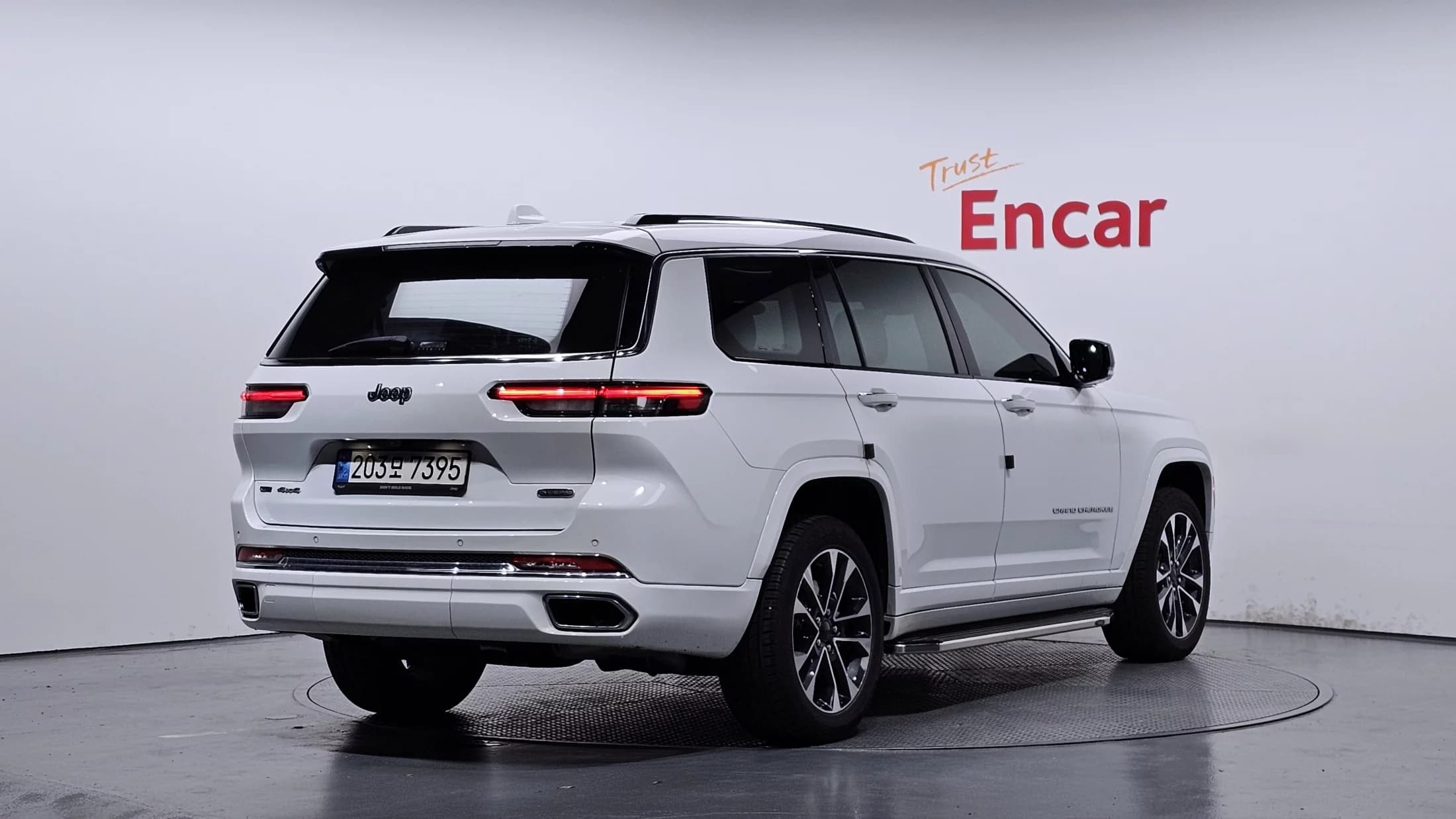 Jeep Grand Cherokee L 3.6 Overland, 2021 г. 33634 км. — фото 2