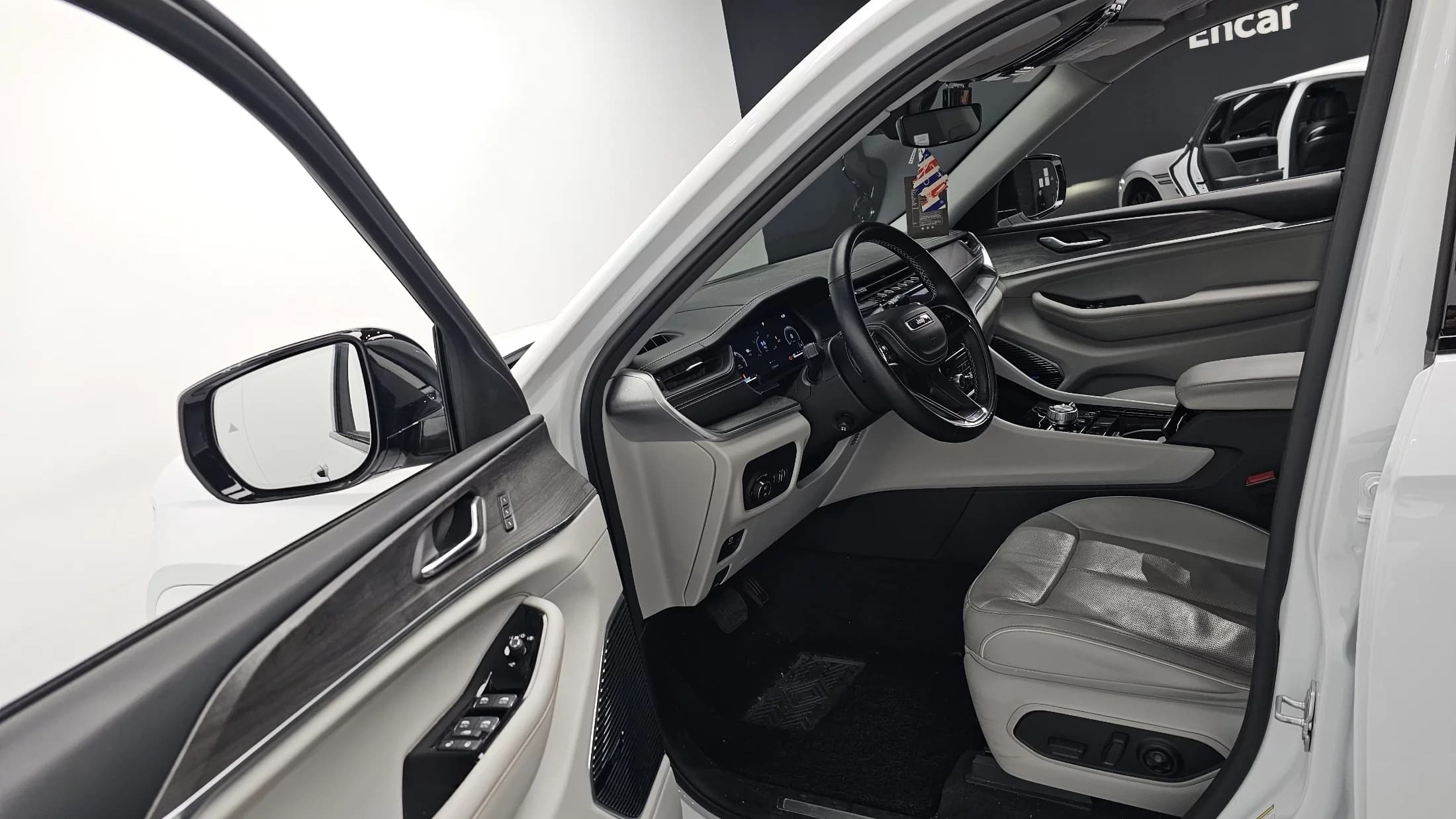 Jeep Grand Cherokee L 3.6 Overland, 2021 г. 33634 км. — фото 10