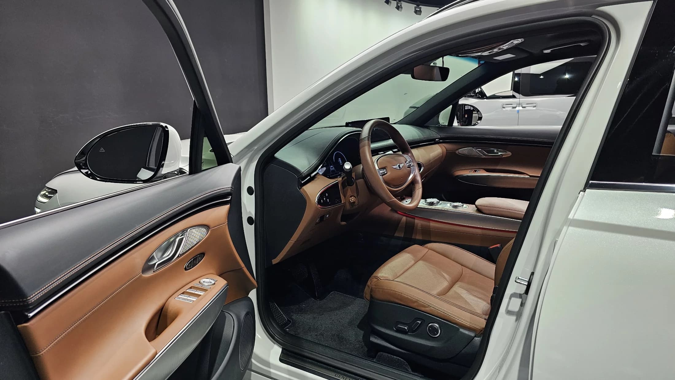 Genesis GV70 2.5T Gasoline AWD, 2022 г. 33237 км. — фото 11