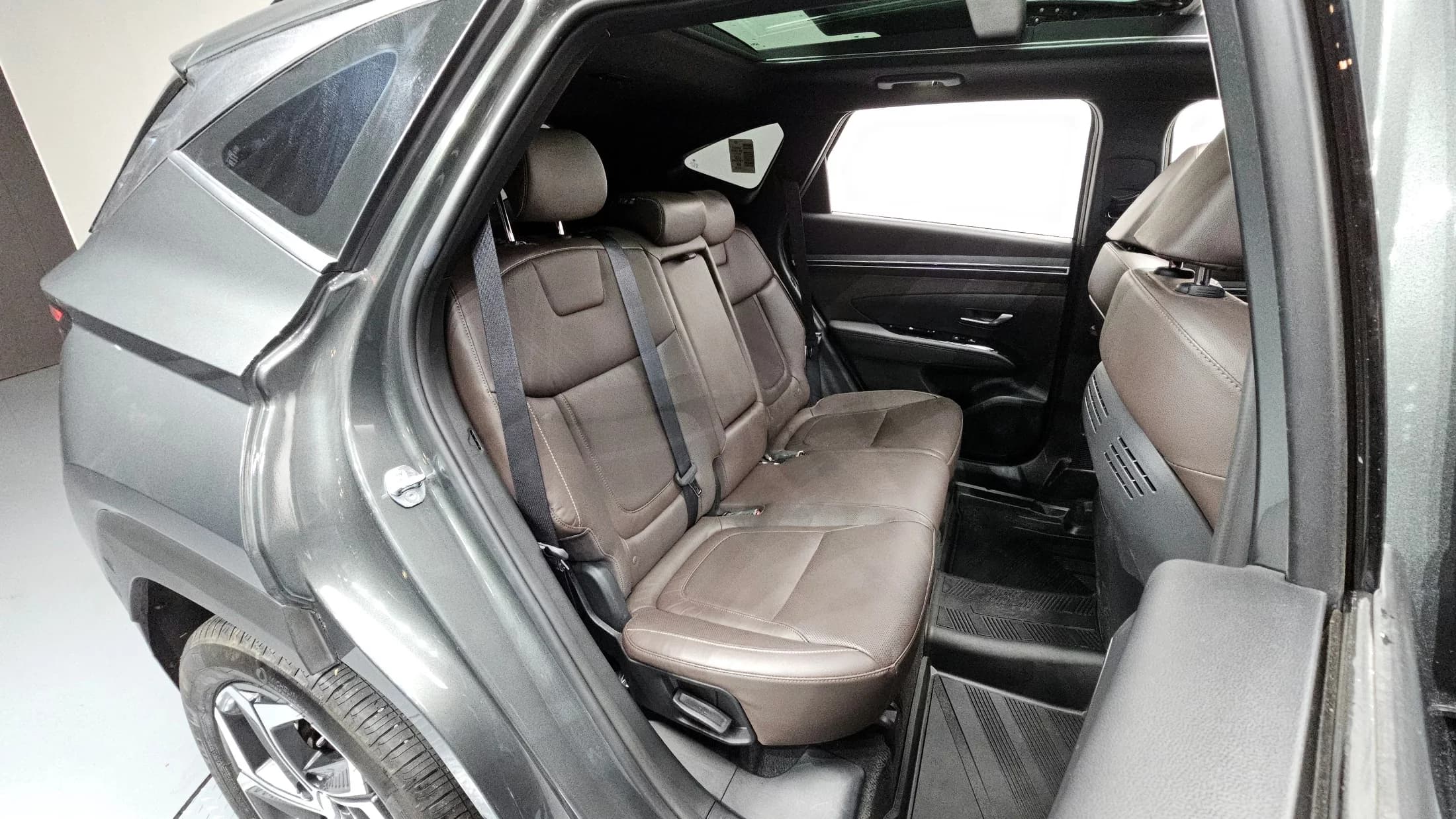 Hyundai Tucson Gasoline 1.6 Turbo 4WD Inspiration, 2022 г. 41069 км. — фото 12