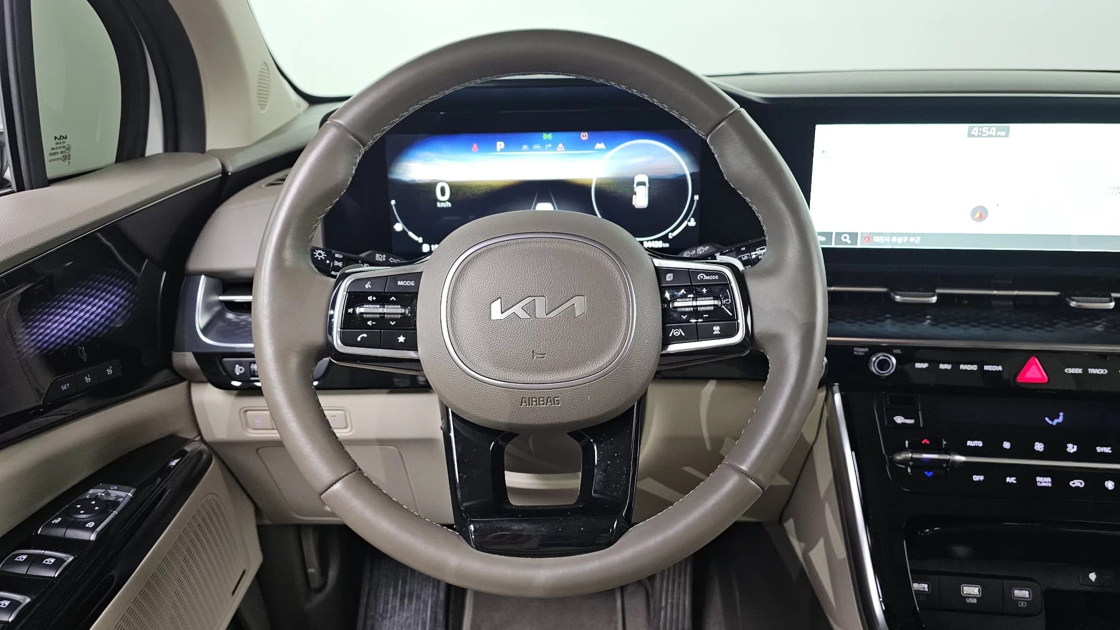 Kia Carnival Gasoline 7-Seater Hi-Limousine Signature, 2023 г. 34479 км. — фото 14
