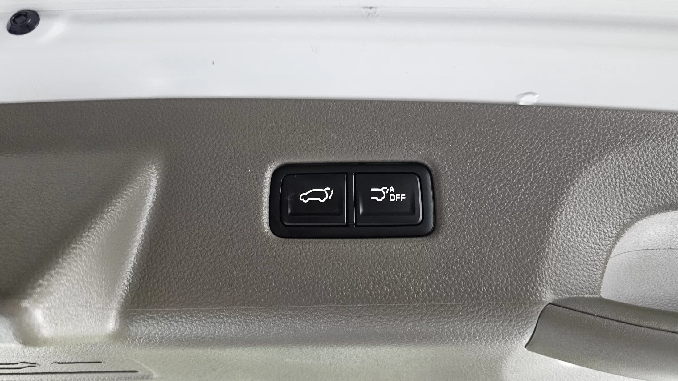 Kia Carnival Gasoline 7-Seater Hi-Limousine Signature, 2023 г. 34479 км. — фото 20