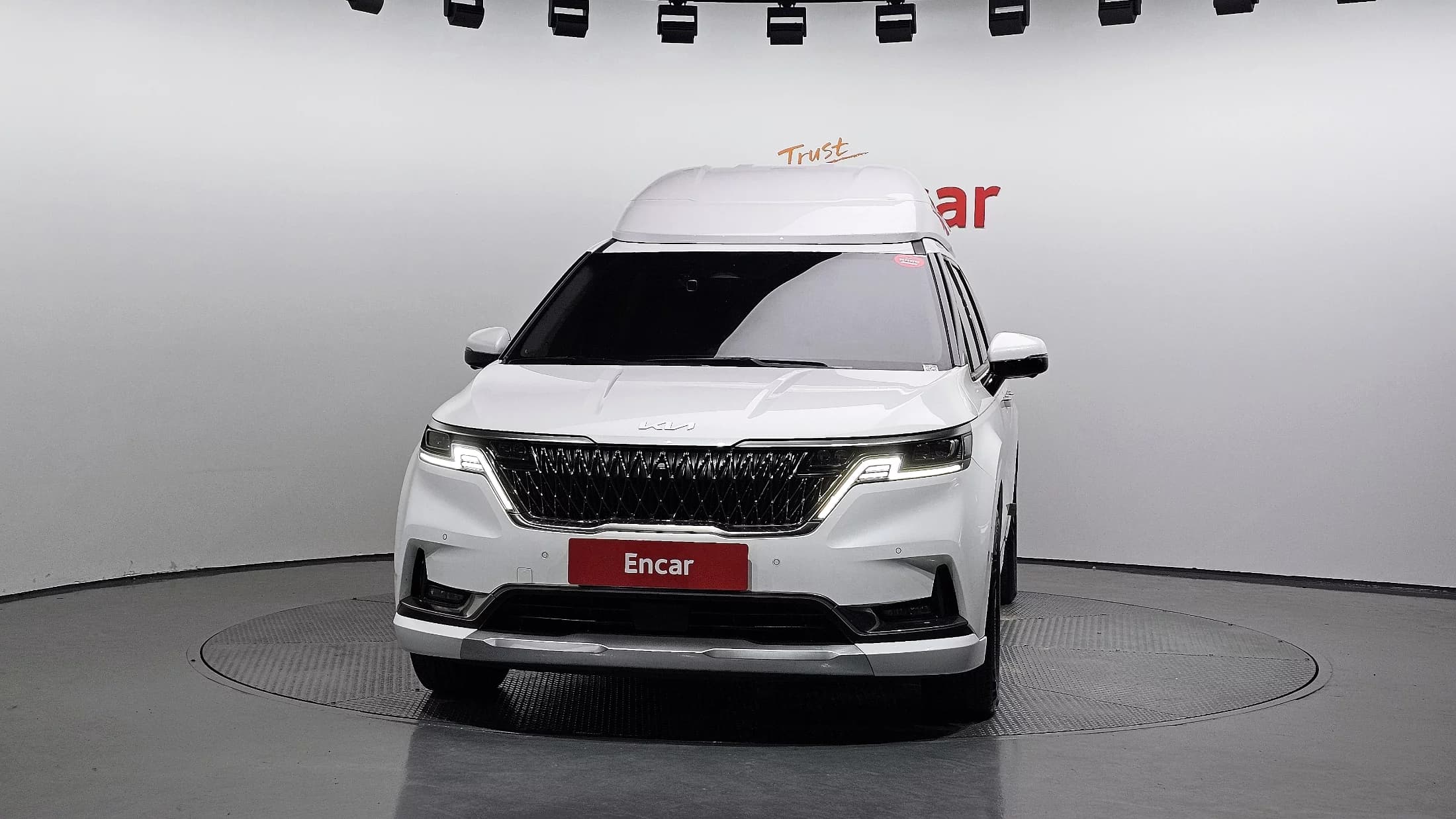 Kia Carnival Gasoline 7-Seater Hi-Limousine Signature, 2023 г. 34479 км. — фото 3