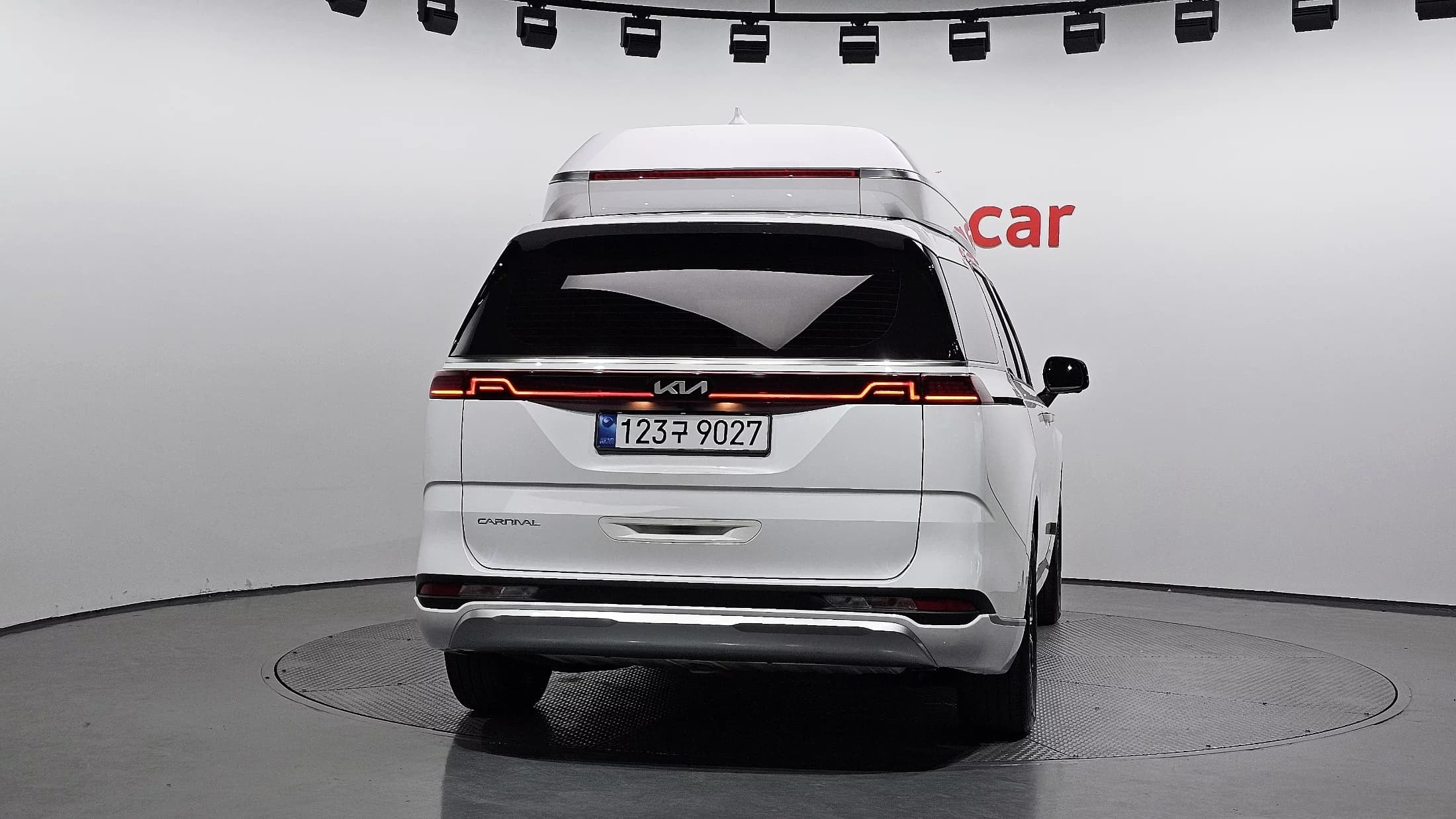 Kia Carnival Gasoline 7-Seater Hi-Limousine Signature, 2023 г. 34479 км. — фото 4