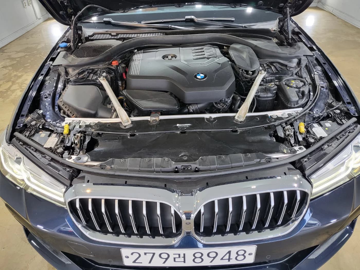 BMW 5-Series 520i M Sport, 2023 г. 28210 км. — фото 18