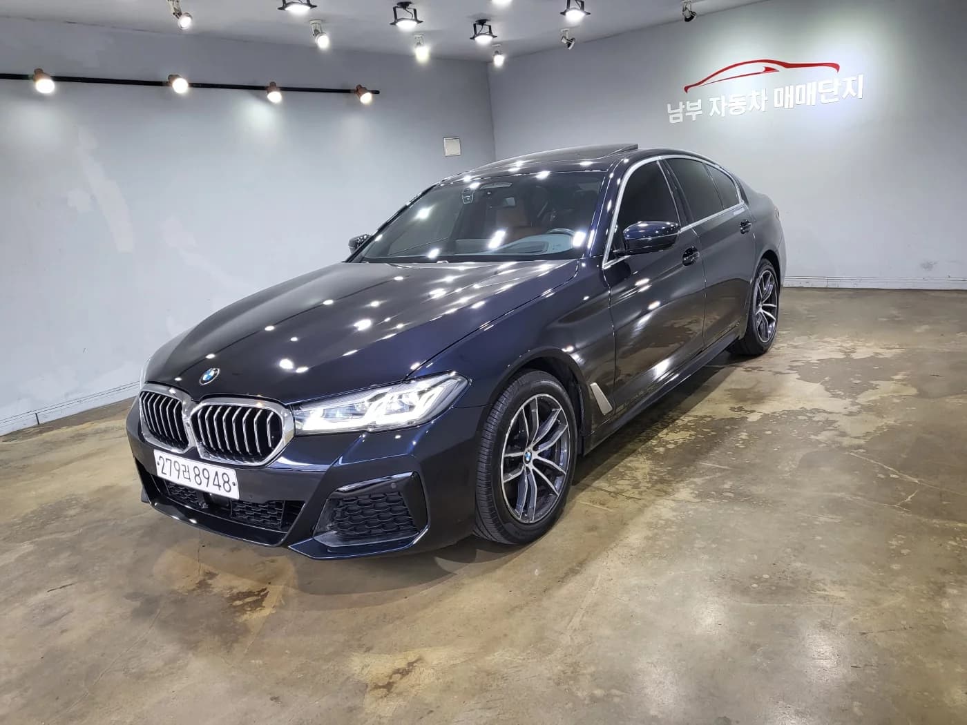 BMW 5-Series 520i M Sport, 2023 г. 28210 км. — фото 3