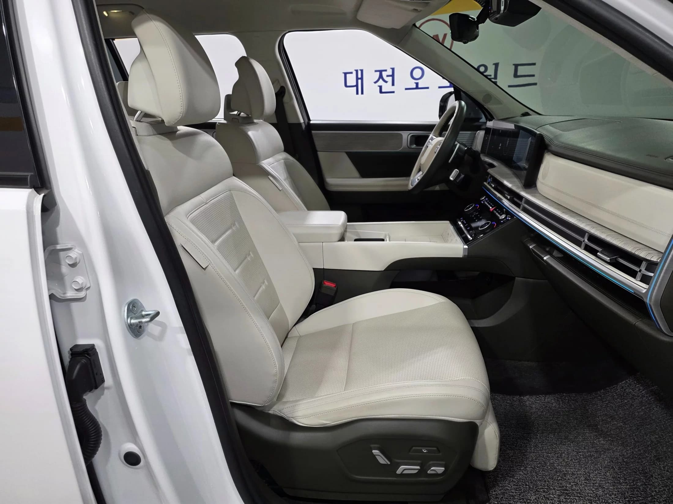 Hyundai Santa Fe Gasoline 2.5T 2WD Calligraphy, 2023 г. 37611 км. — фото 17