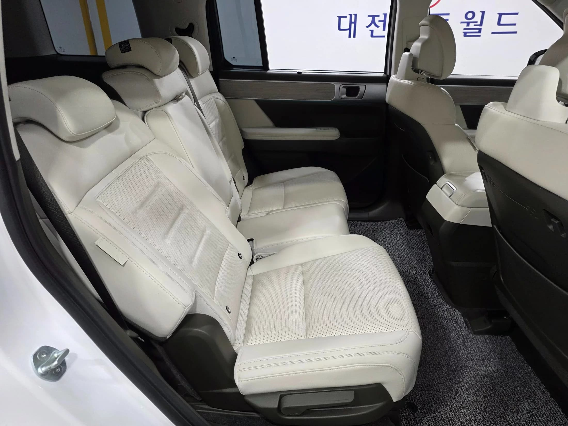 Hyundai Santa Fe Gasoline 2.5T 2WD Calligraphy, 2023 г. 37611 км. — фото 18