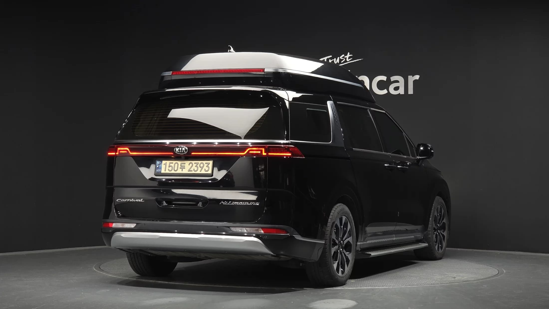Kia Carnival 9-Seater Hi-Limousine Signature, 2021 г. 273728 км. — фото 2