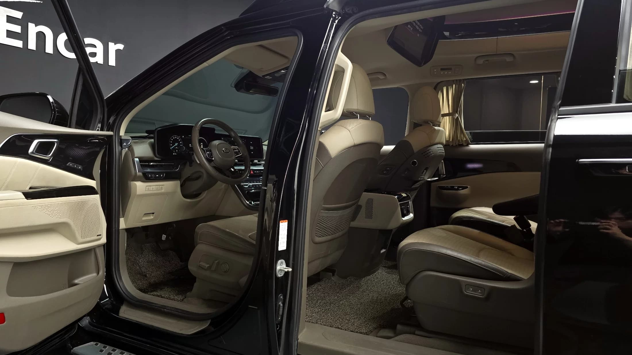 Kia Carnival 9-Seater Hi-Limousine Signature, 2021 г. 273728 км. — фото 12