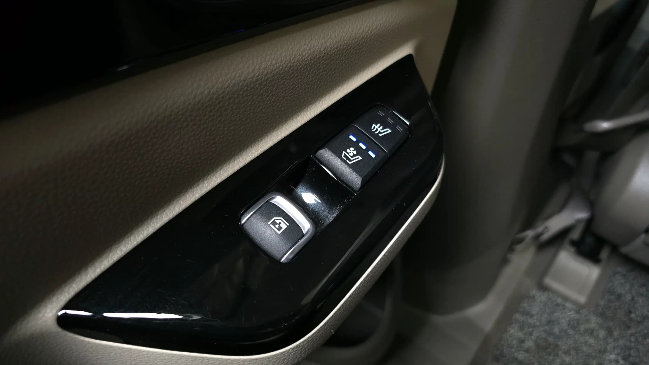Kia Carnival 9-Seater Hi-Limousine Signature, 2021 г. 273728 км. — фото 18