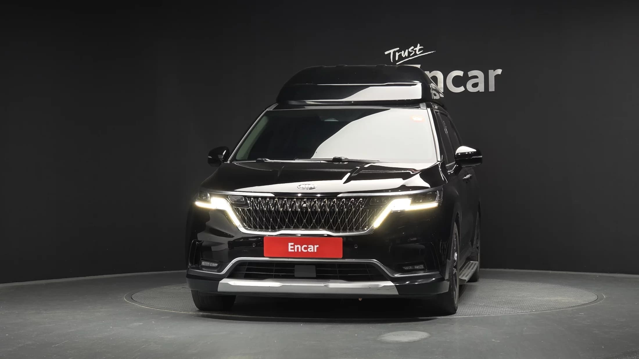 Kia Carnival 9-Seater Hi-Limousine Signature, 2021 г. 273728 км. — фото 3