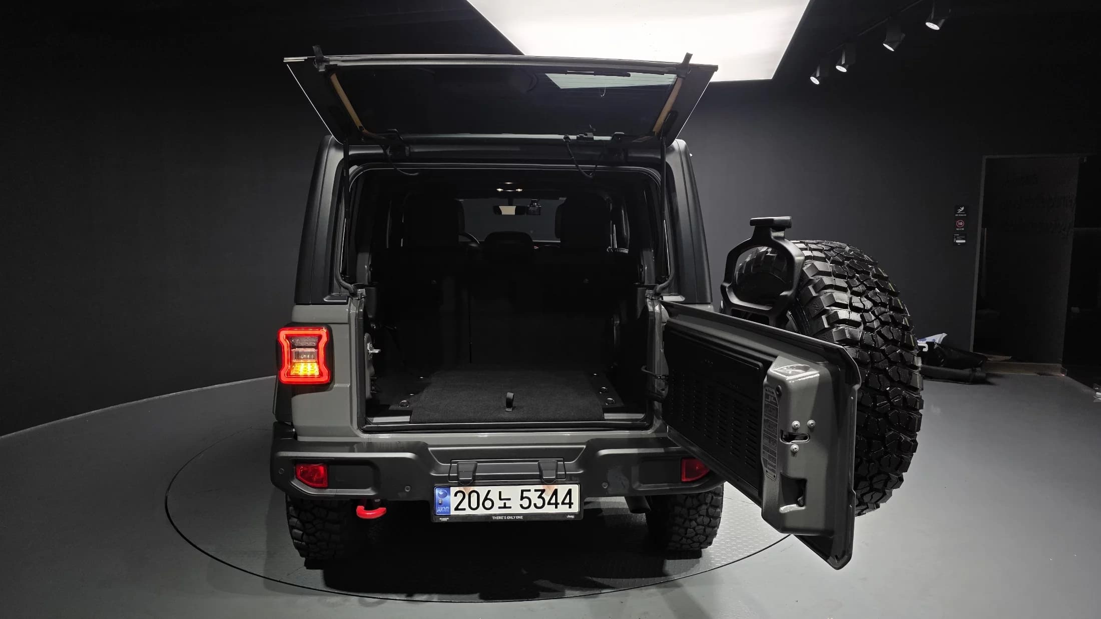 Jeep WRANGLER 2.0 Rubicon 4Door, 2023 г. 22896 км. — фото 20