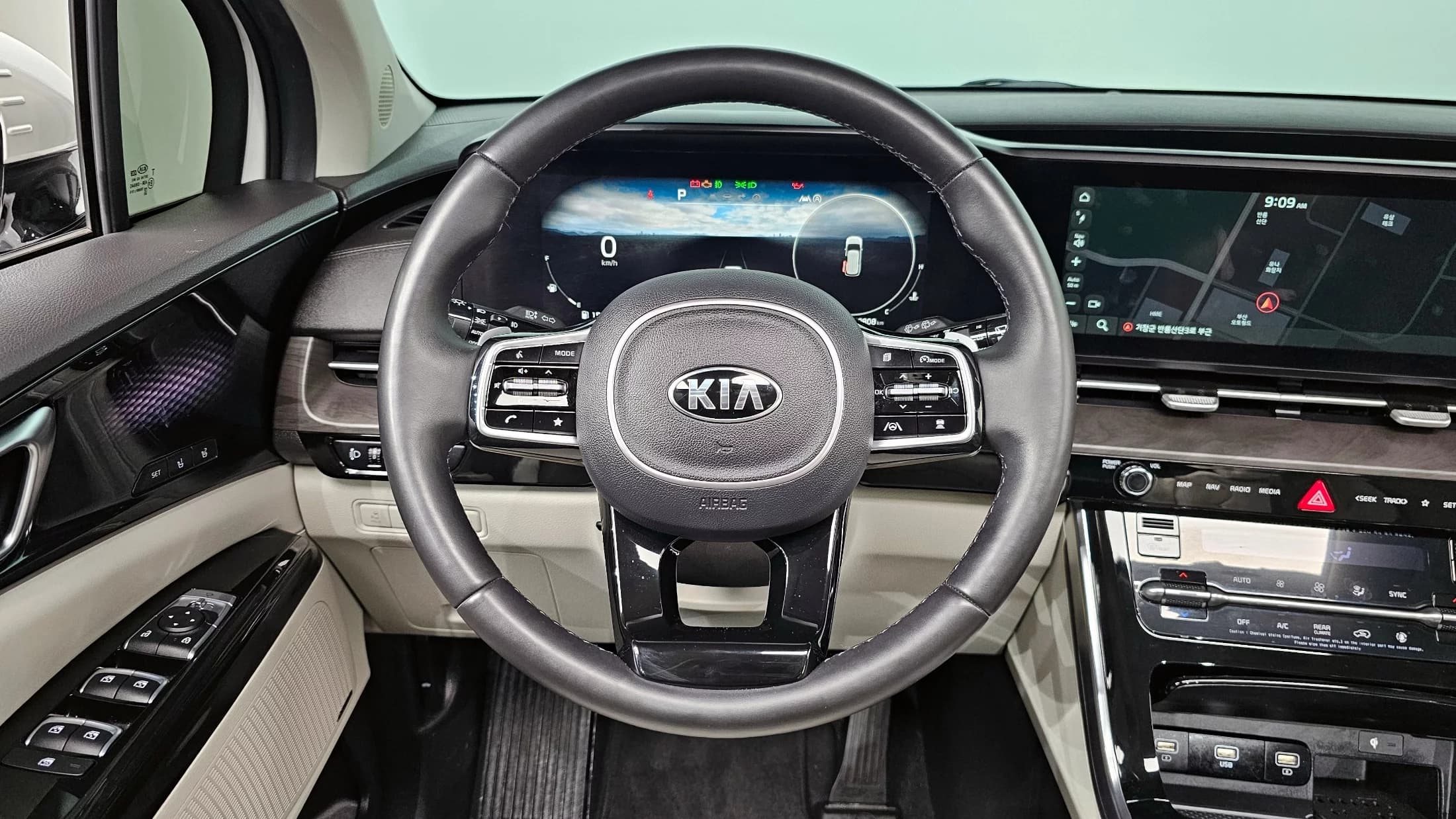Kia Carnival 9-Seater Signature, 2021 г. 39854 км. — фото 13