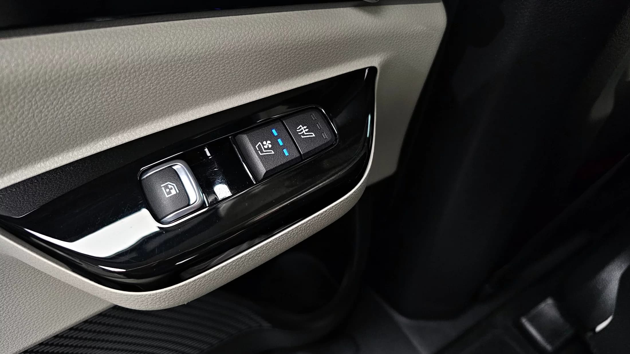Kia Carnival 9-Seater Signature, 2021 г. 39854 км. — фото 17