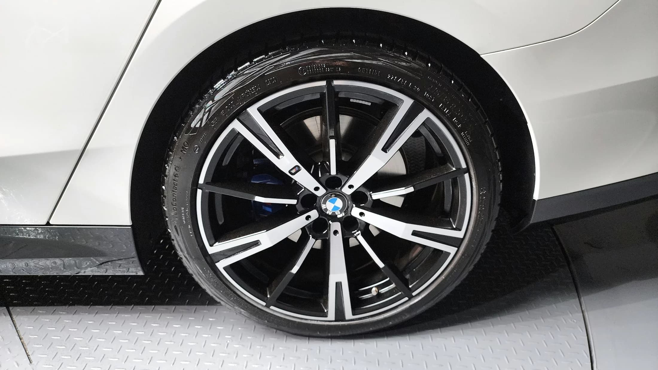 BMW 5-Series 530i xDrive M Sport, 2023 г. 23732 км. — фото 5