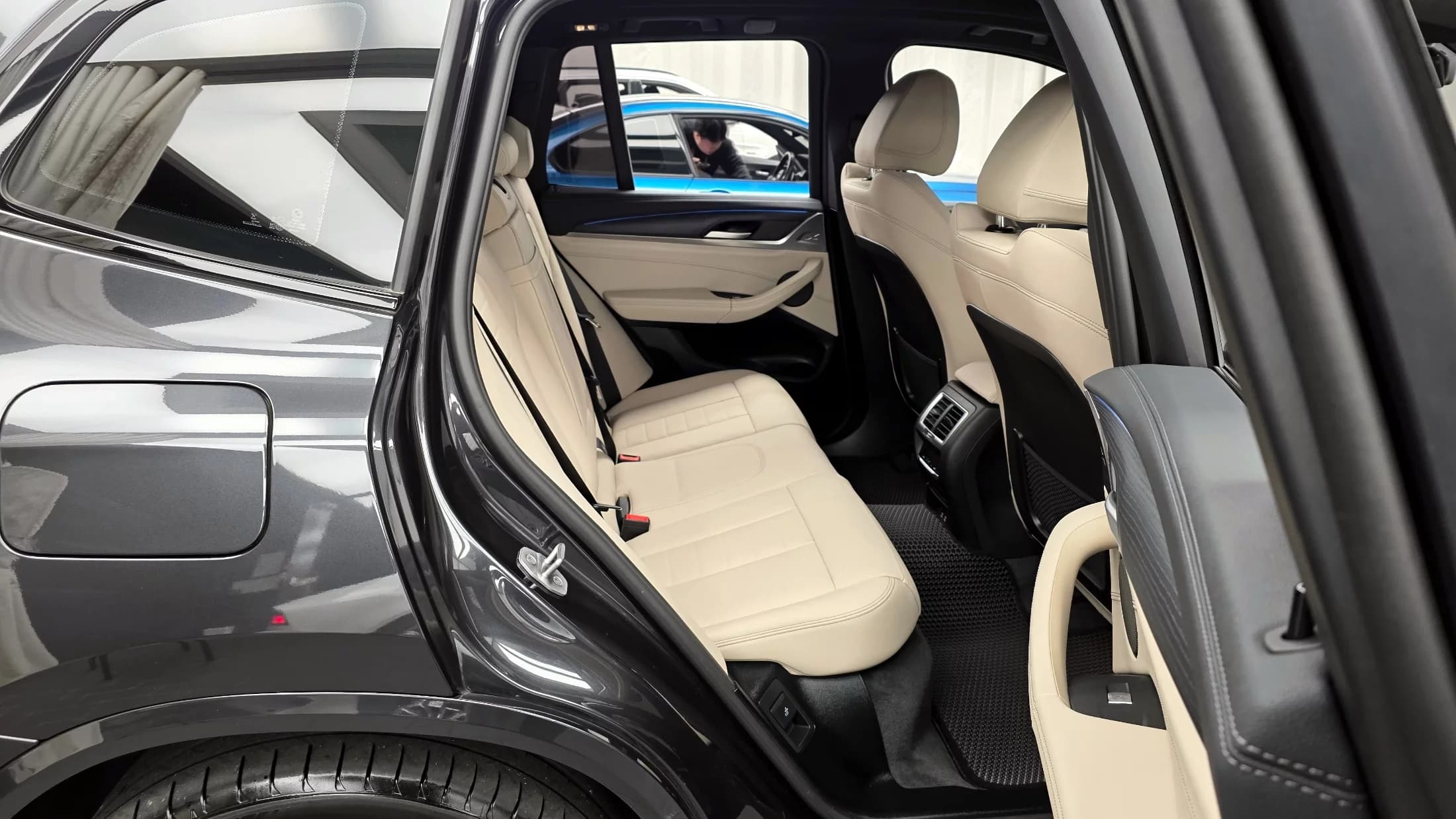 BMW iX3 M Sports, электромобиль, 2025 г. 20237 км. — фото 12
