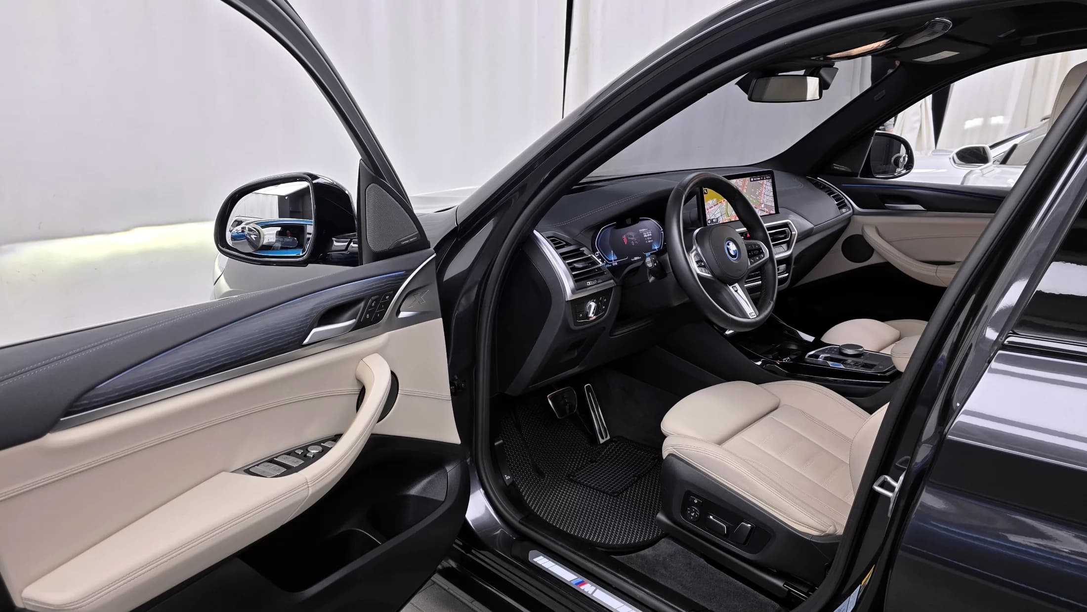BMW iX3 M Sports, электромобиль, 2025 г. 20237 км. — фото 10