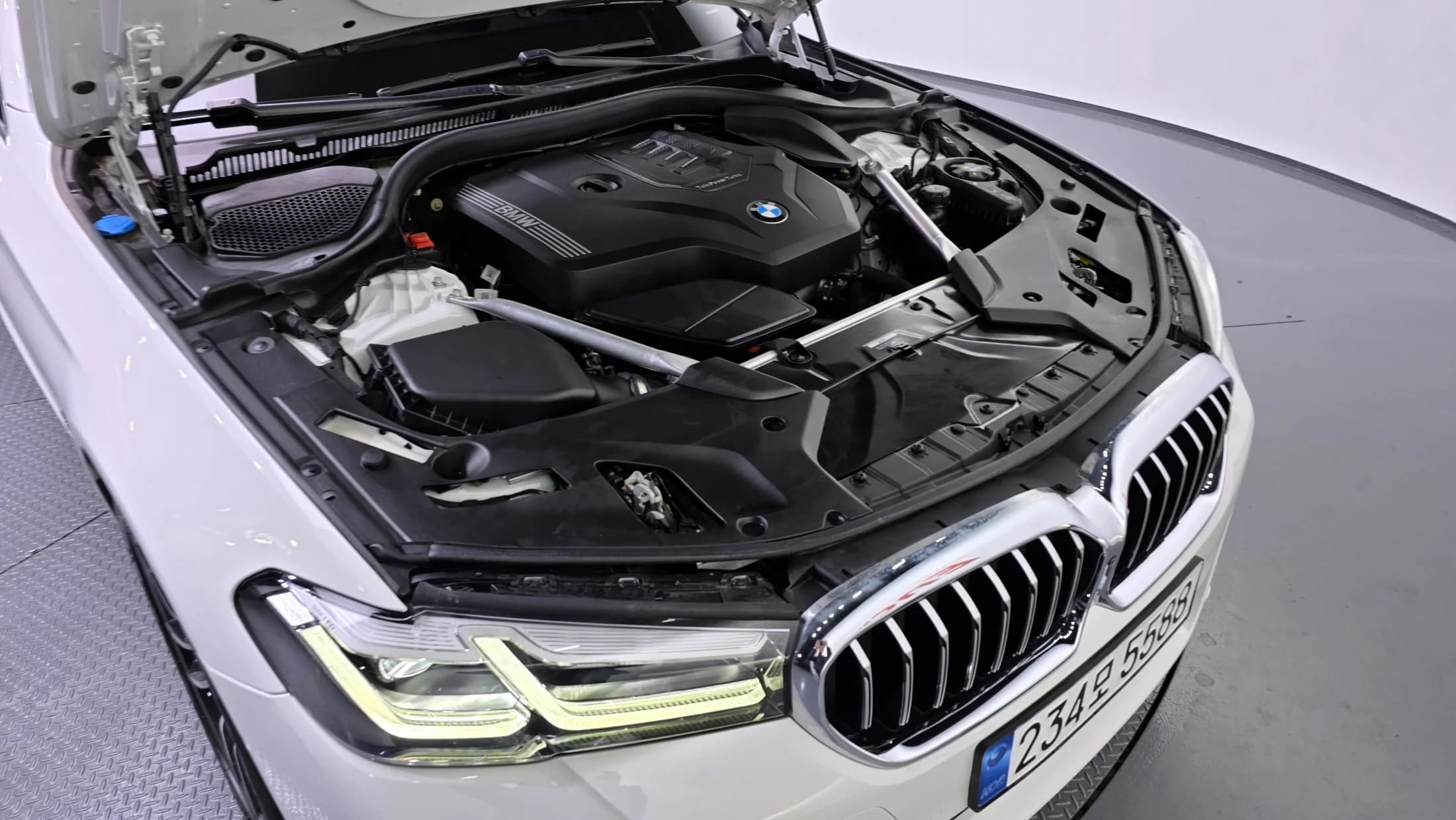 BMW 5-Series 520i M Sport, 2023 г. 14213 км. — фото 6