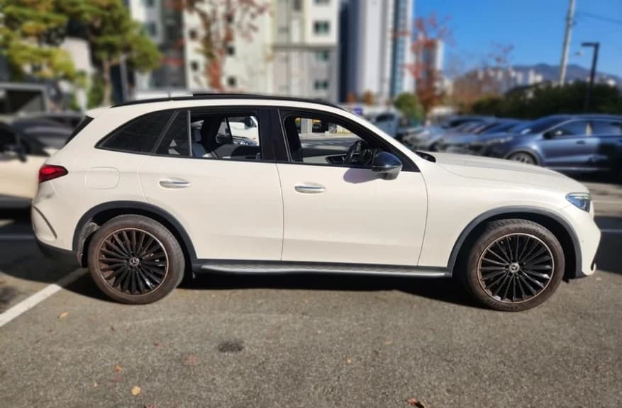 Mercedes-Benz GLC-Class GLC300 4MATIC AMG Line, 2023 г. 28887 км. — фото 4