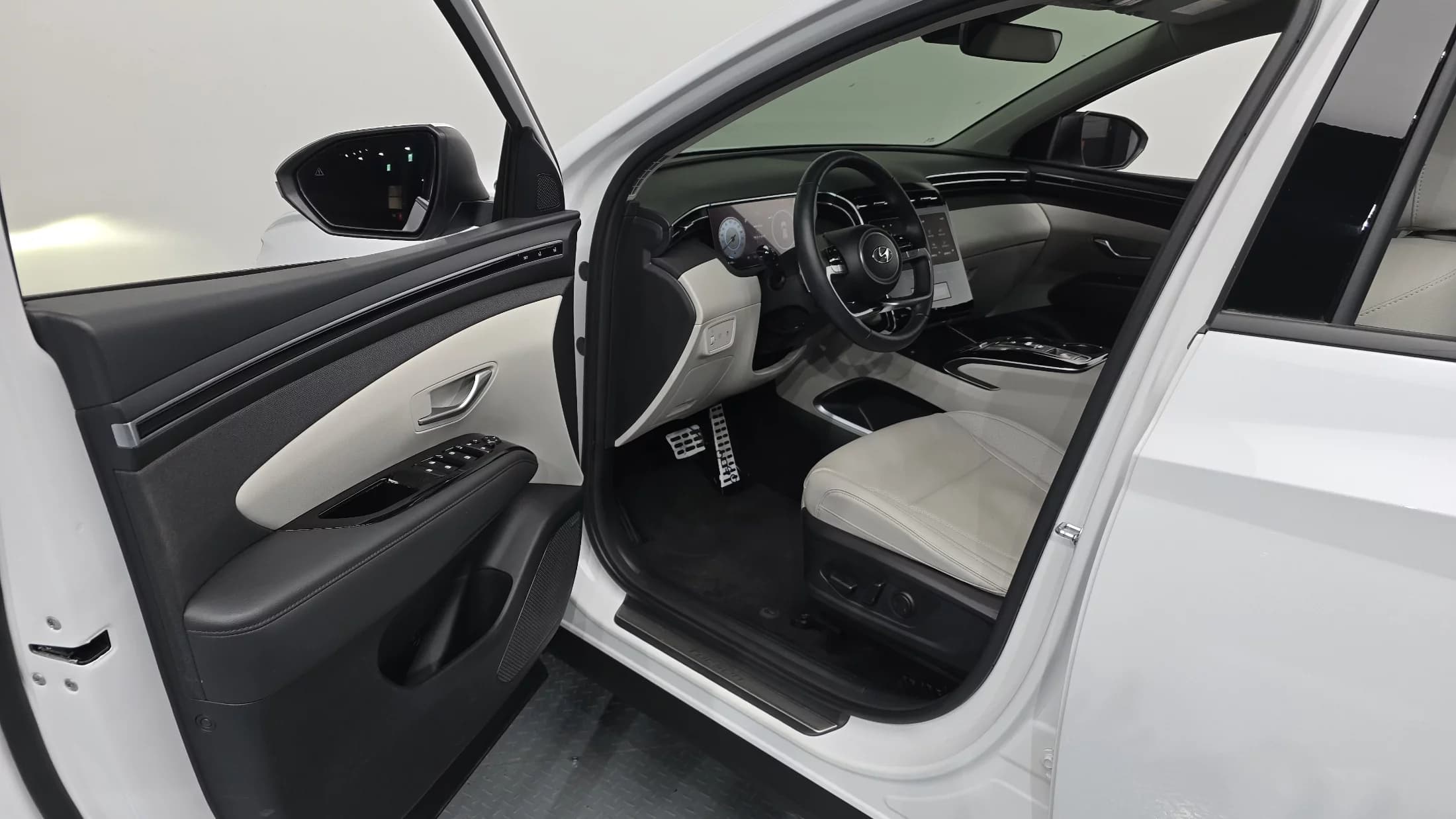 Hyundai Tucson Gasoline 1.6 Turbo 2WD Inspiration, 2023 г. 17088 км. — фото 11